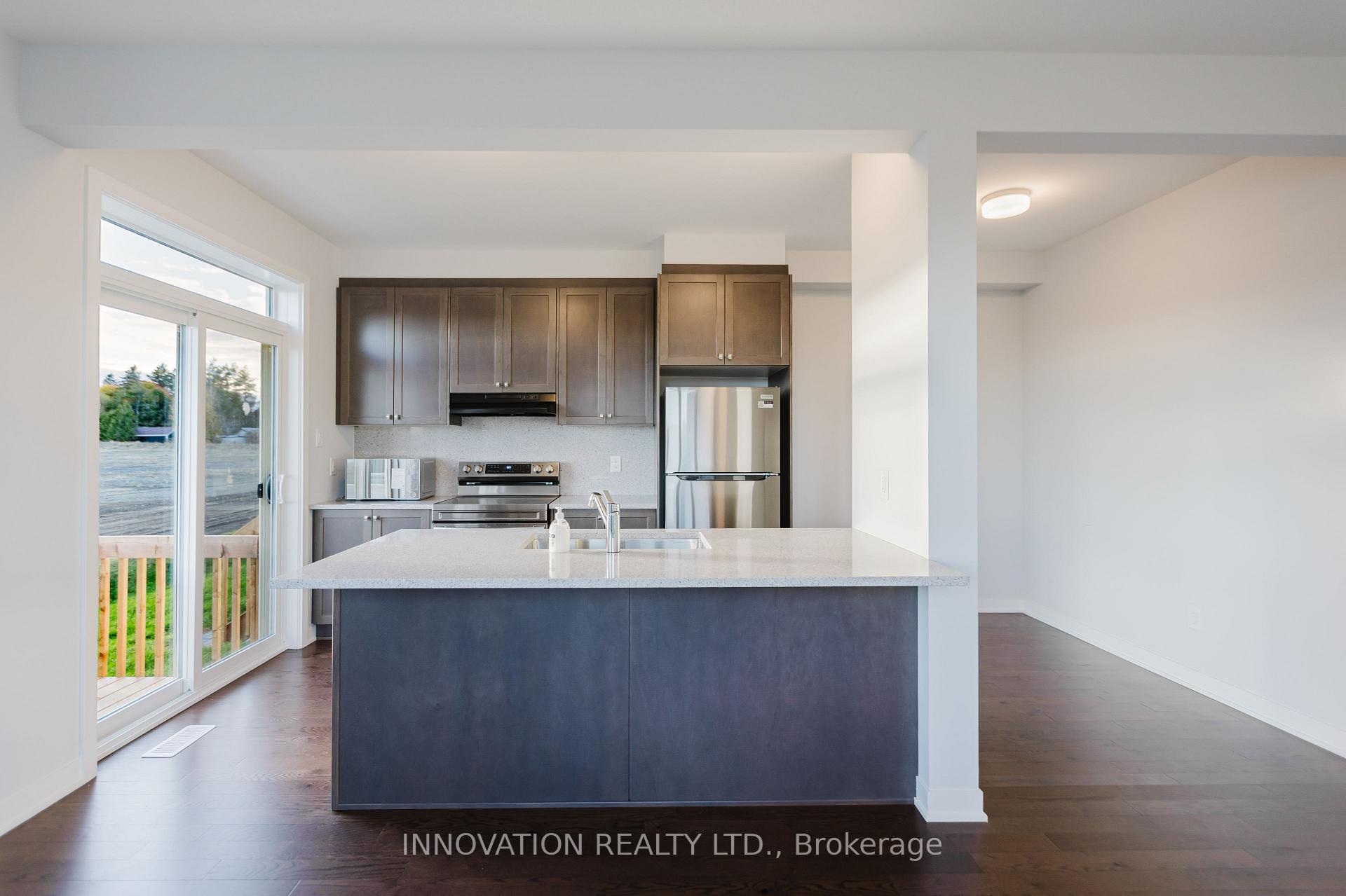 Photo 11 of 101 Tonic Crescent, Ottawa, Kanata - Morgan's Grant/South March — HOMEH