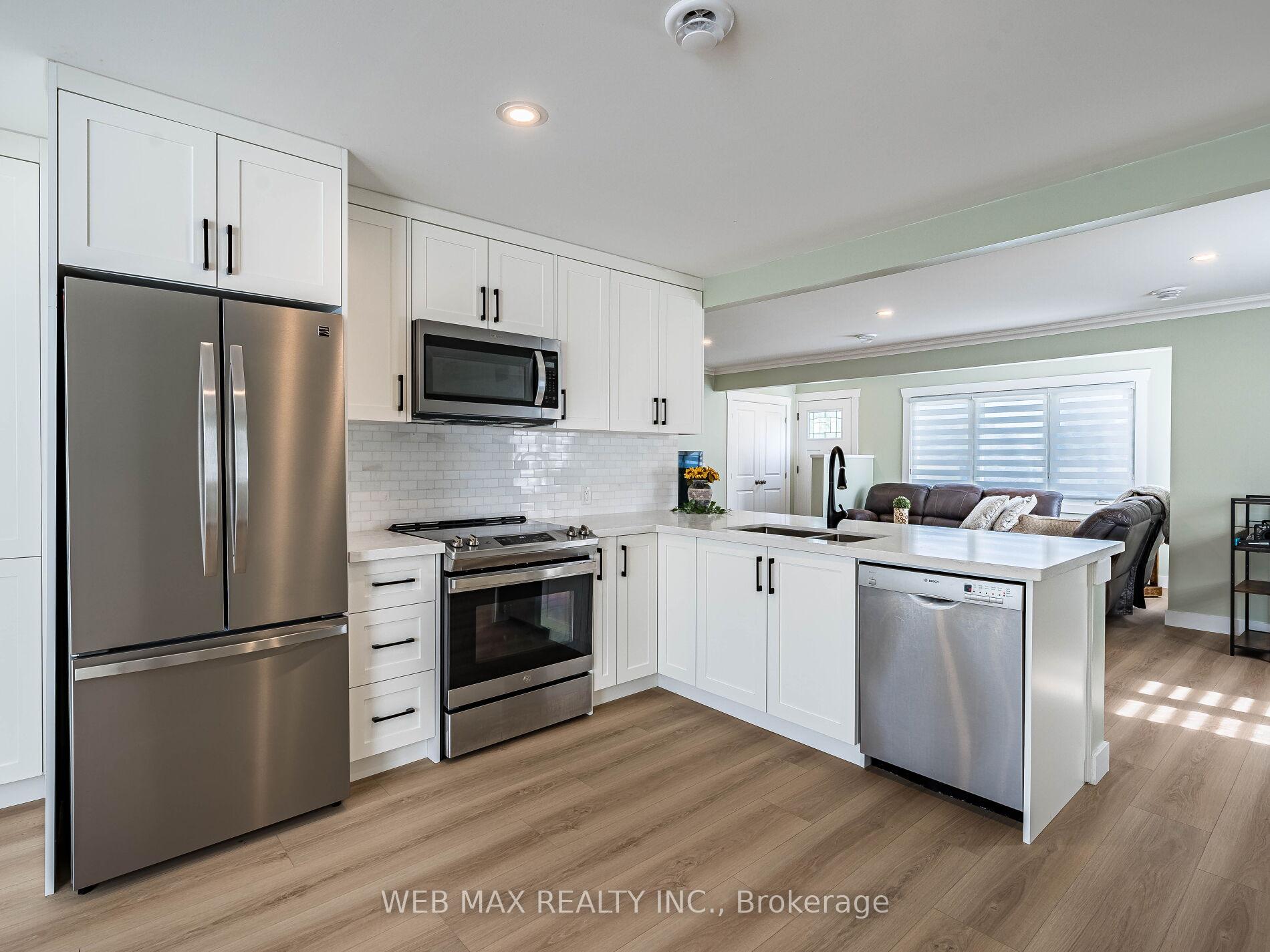 Photo 18 of 206 Parkview Drive, Innisfil, Gilford — HOMEH
