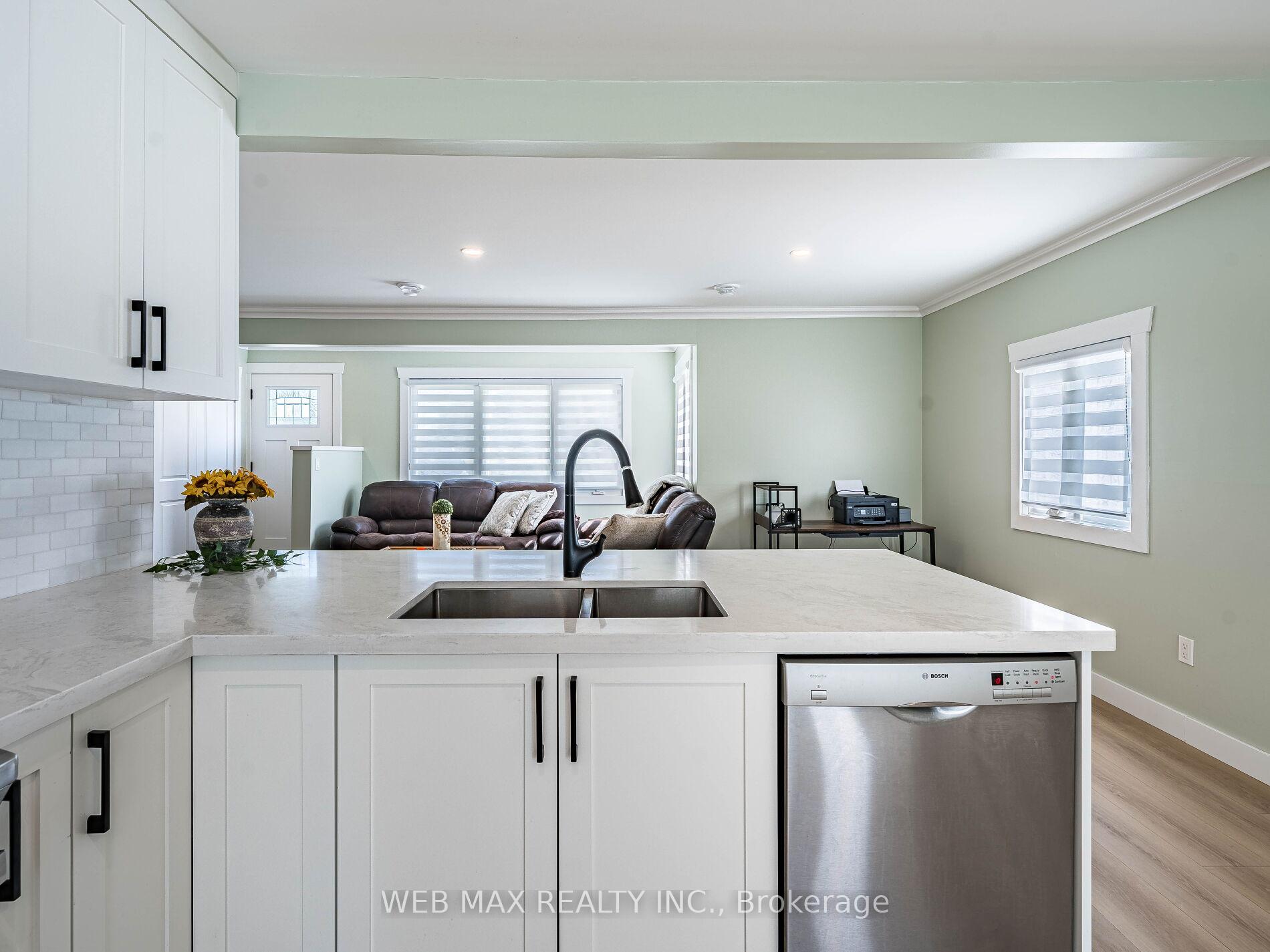 Photo 19 of 206 Parkview Drive, Innisfil, Gilford — HOMEH
