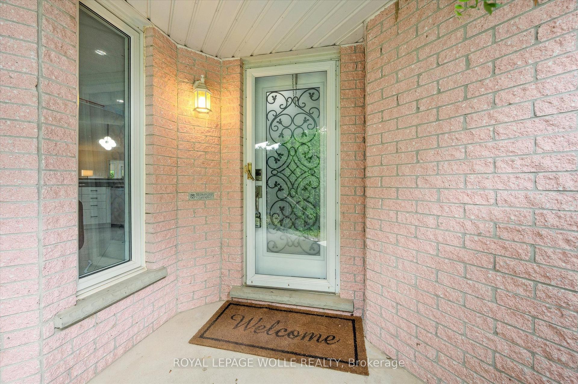 Photo 4 of 22 Windward Place, Kitchener — HOMEH
