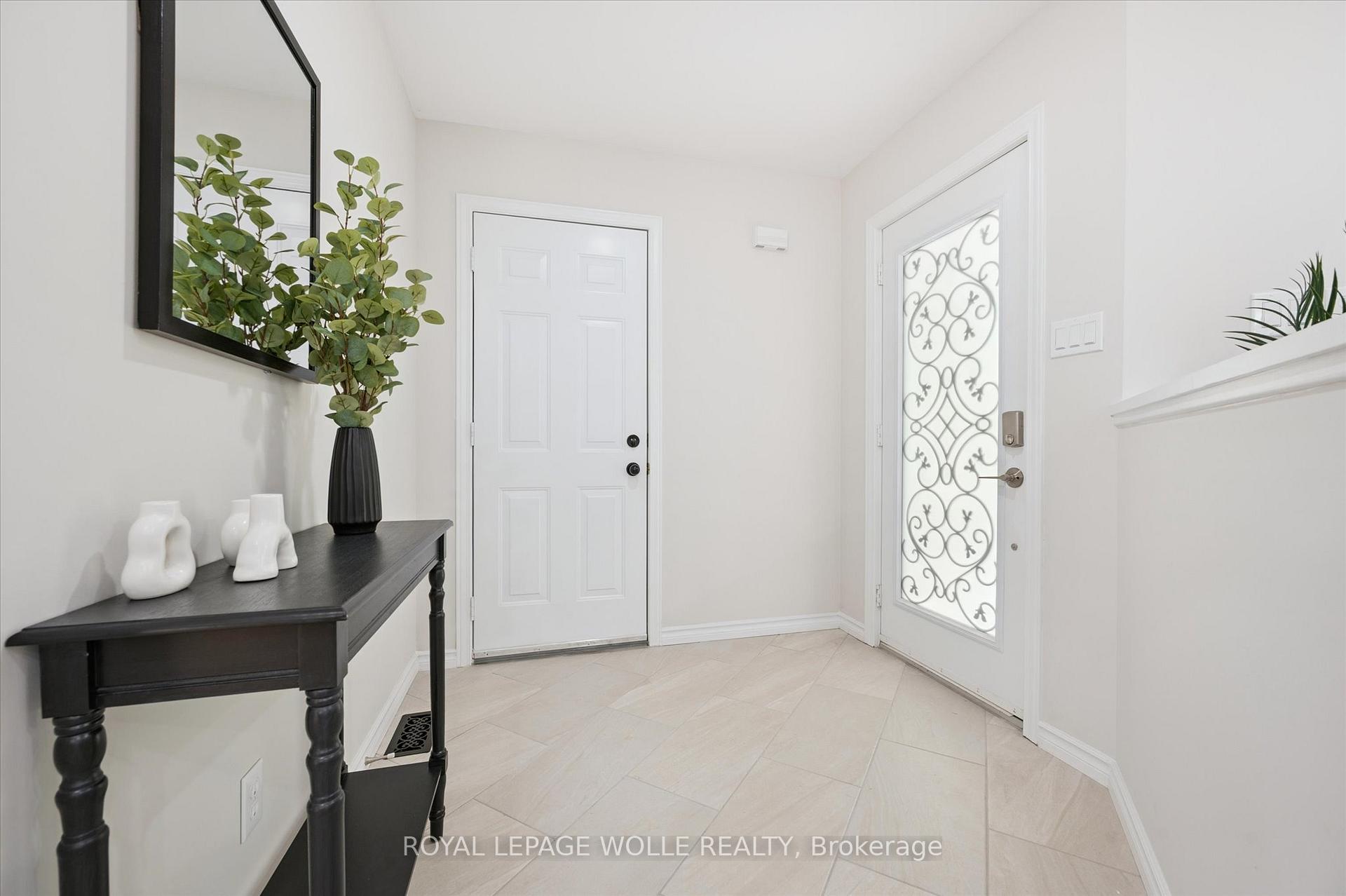 Photo 5 of 22 Windward Place, Kitchener — HOMEH