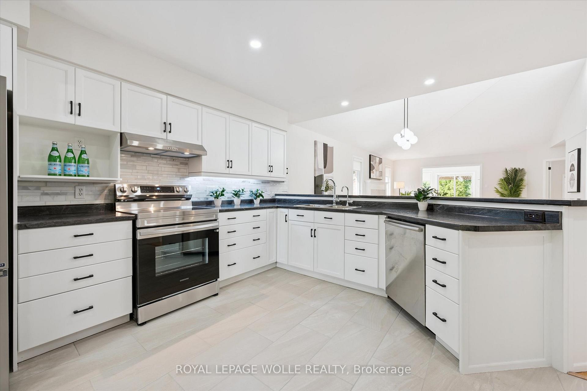 Photo 15 of 22 Windward Place, Kitchener — HOMEH