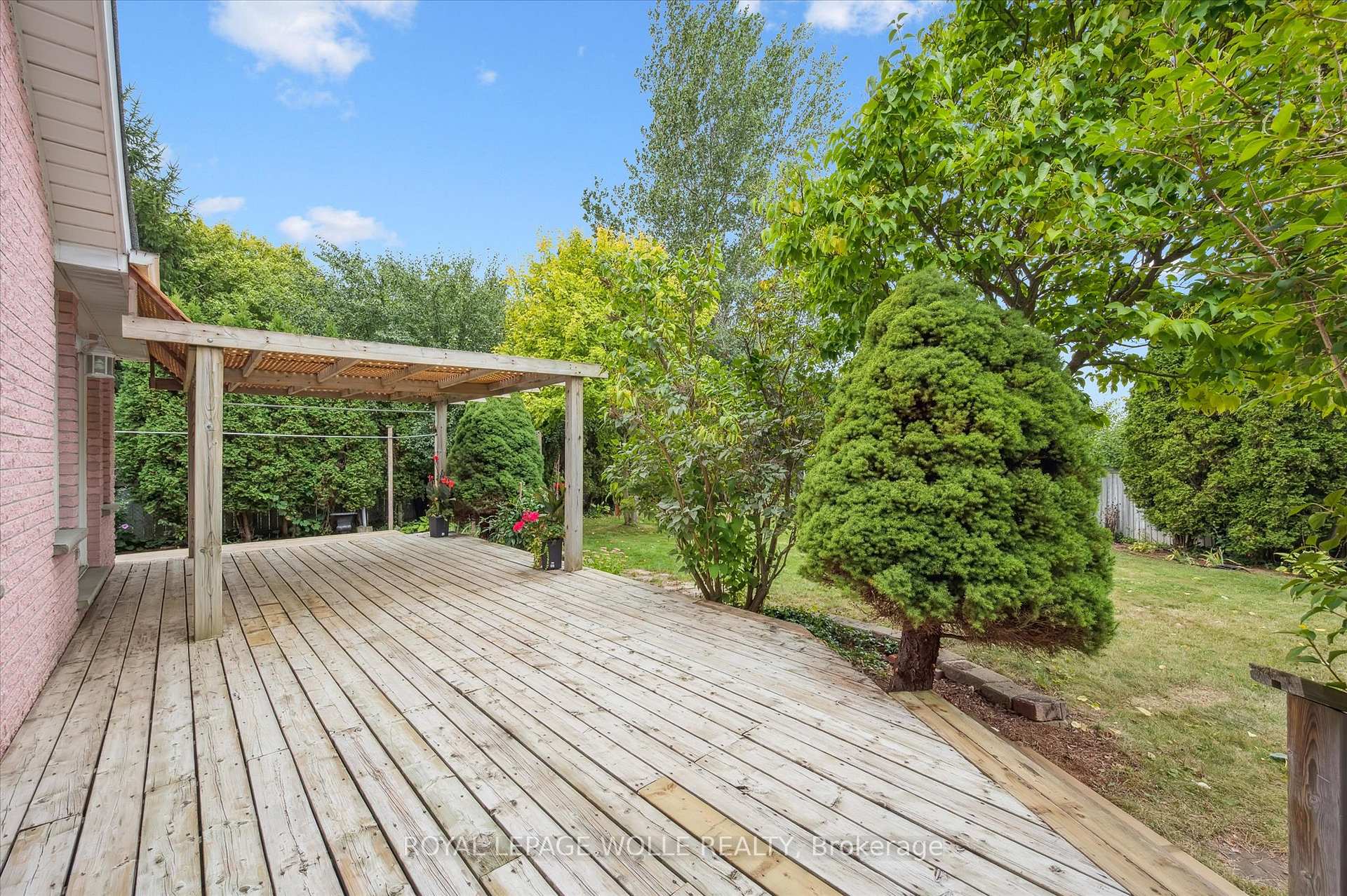 Photo 37 of 22 Windward Place, Kitchener — HOMEH
