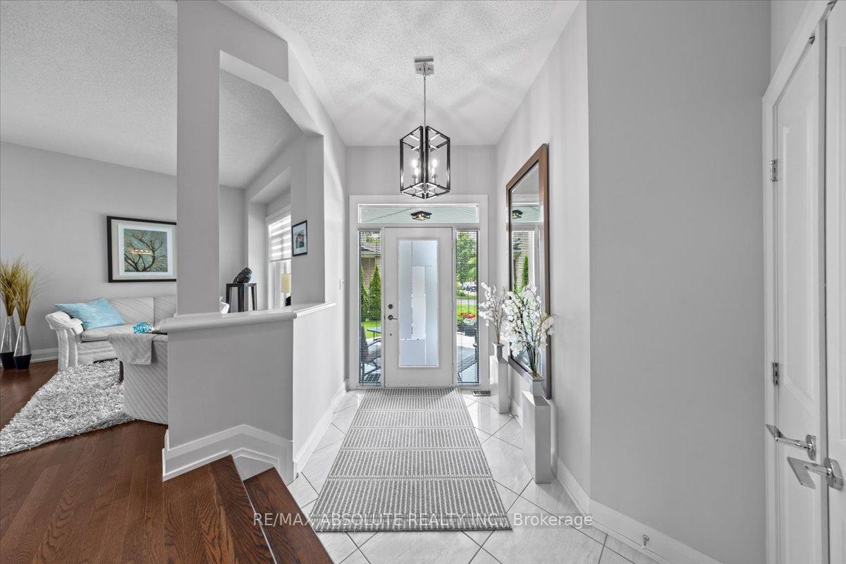 Photo 6 of 706 Bridleglen Crescent, Ottawa, Kanata - Emerald Meadows/Trailwest — HOMEH