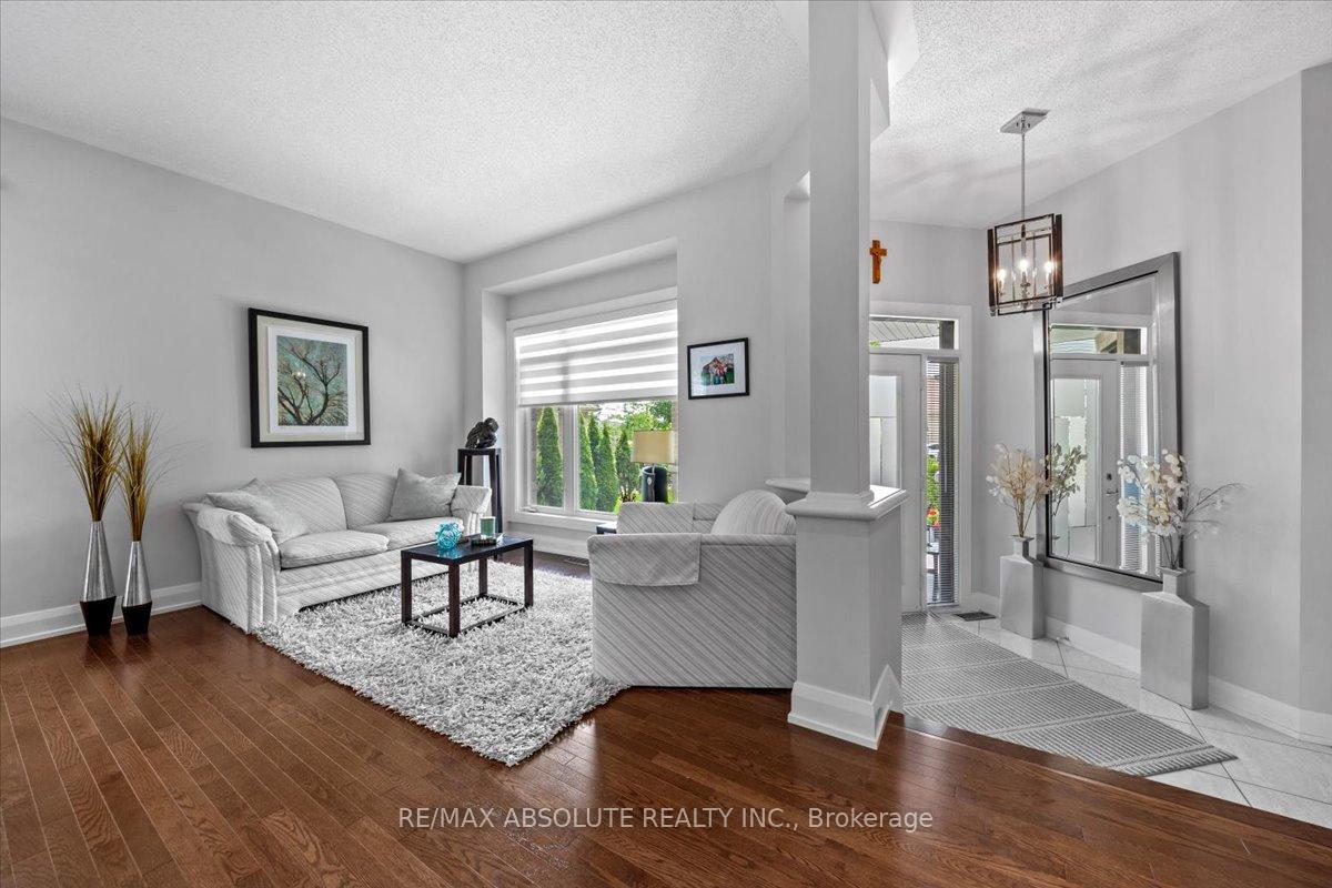 Photo 8 of 706 Bridleglen Crescent, Ottawa, Kanata - Emerald Meadows/Trailwest — HOMEH