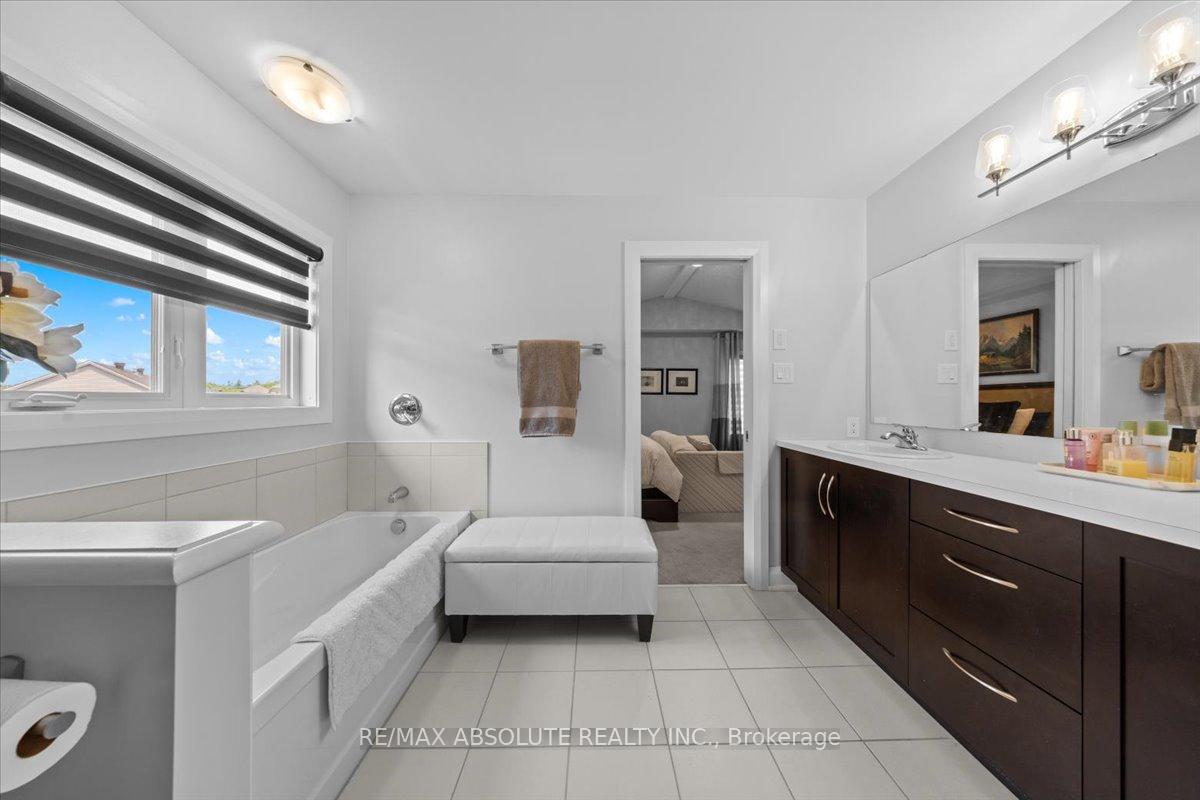 Photo 30 of 706 Bridleglen Crescent, Ottawa, Kanata - Emerald Meadows/Trailwest — HOMEH