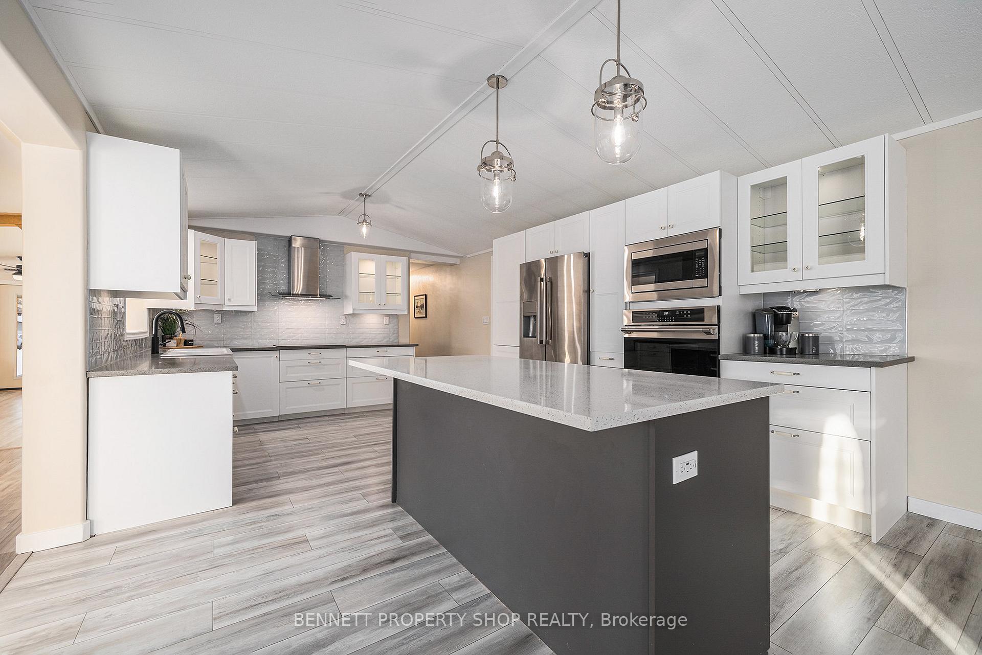Photo 4 of 3 Hardwood Lane, McNab/Braeside, Mcnab/Braeside Twps — HOMEH