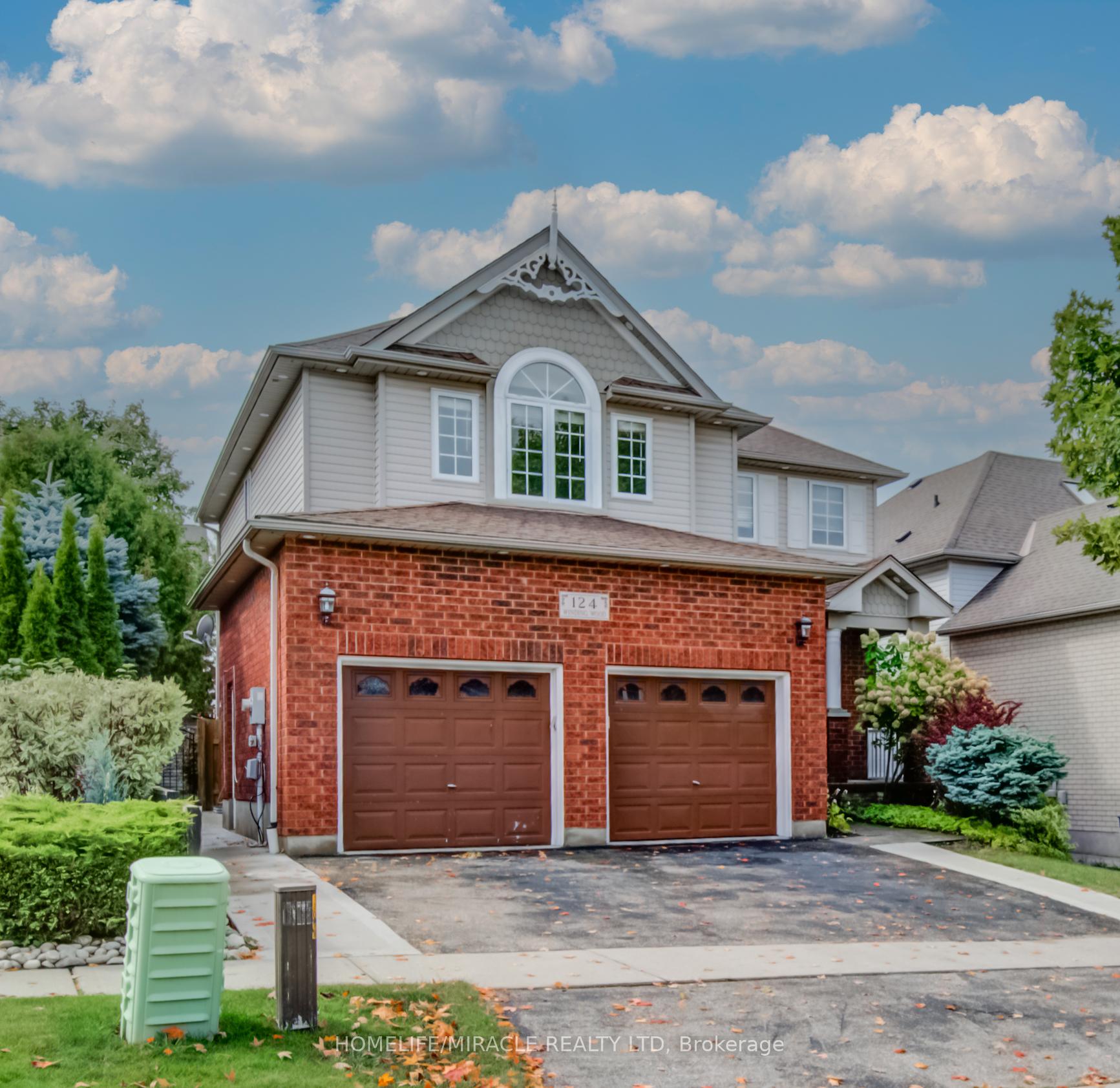 Photo 2 of 124 Winding Wood Crescent, Kitchener, Doon South — HOMEH