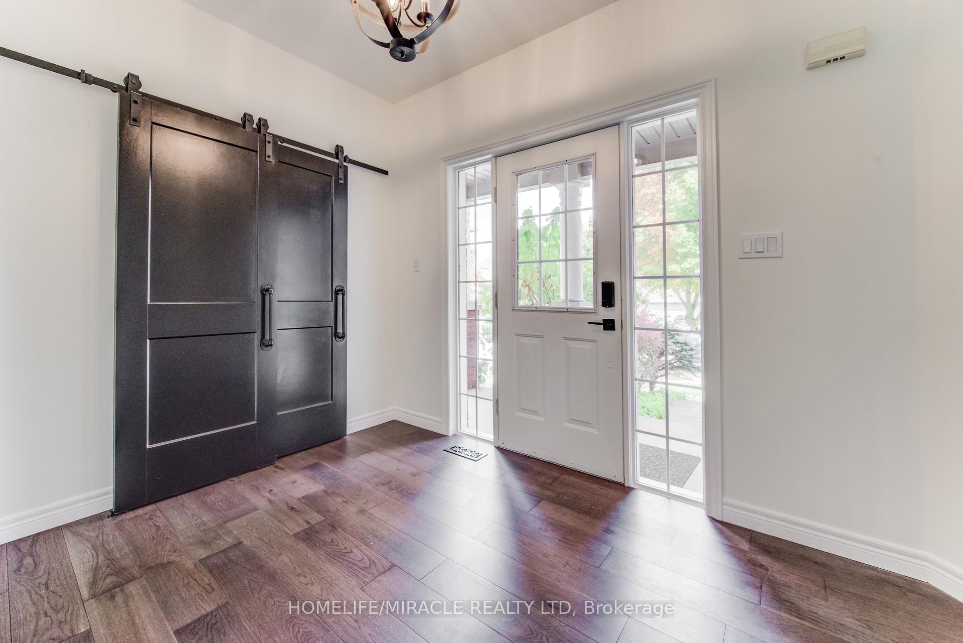 Photo 5 of 124 Winding Wood Crescent, Kitchener, Doon South — HOMEH