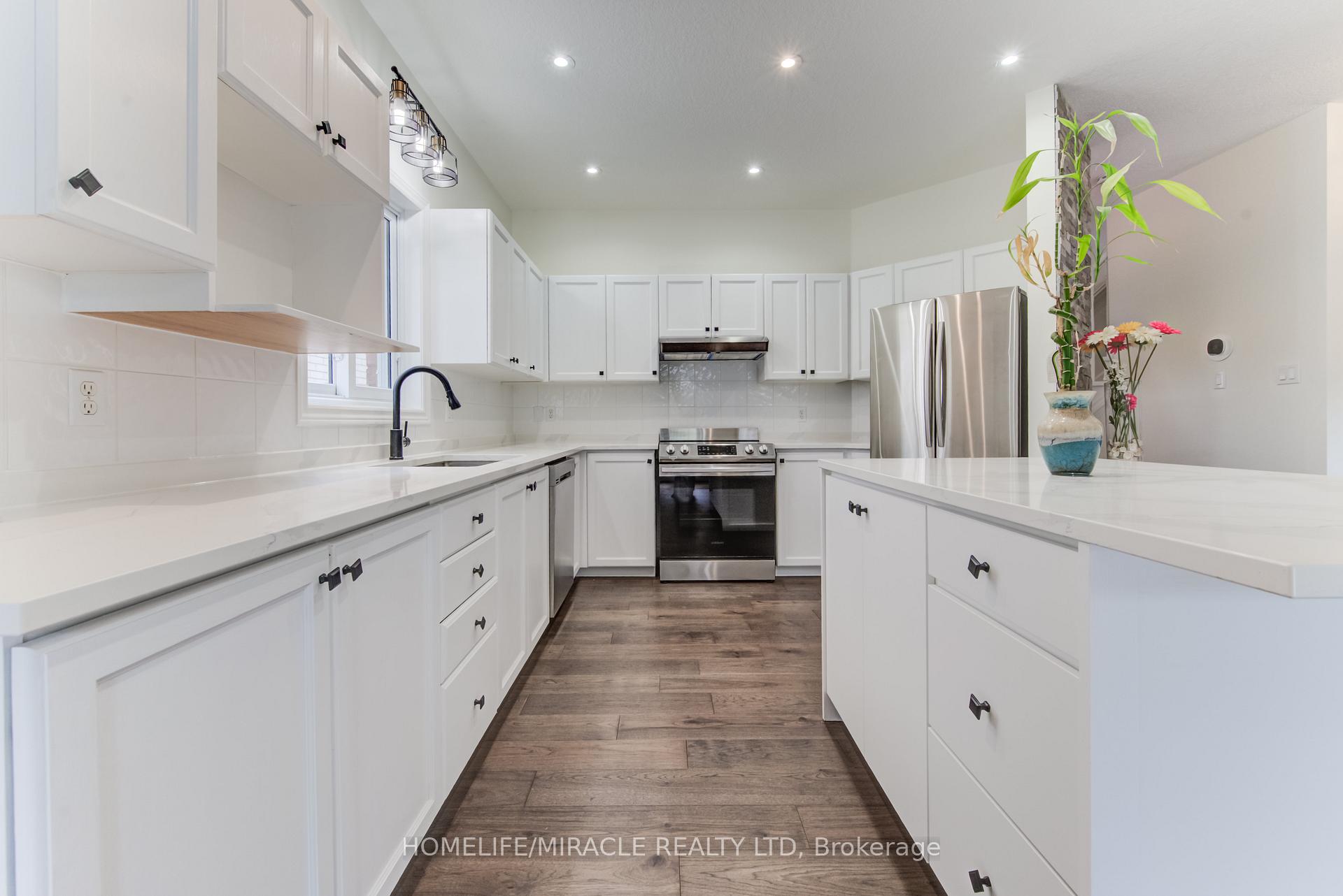 Photo 8 of 124 Winding Wood Crescent, Kitchener, Doon South — HOMEH