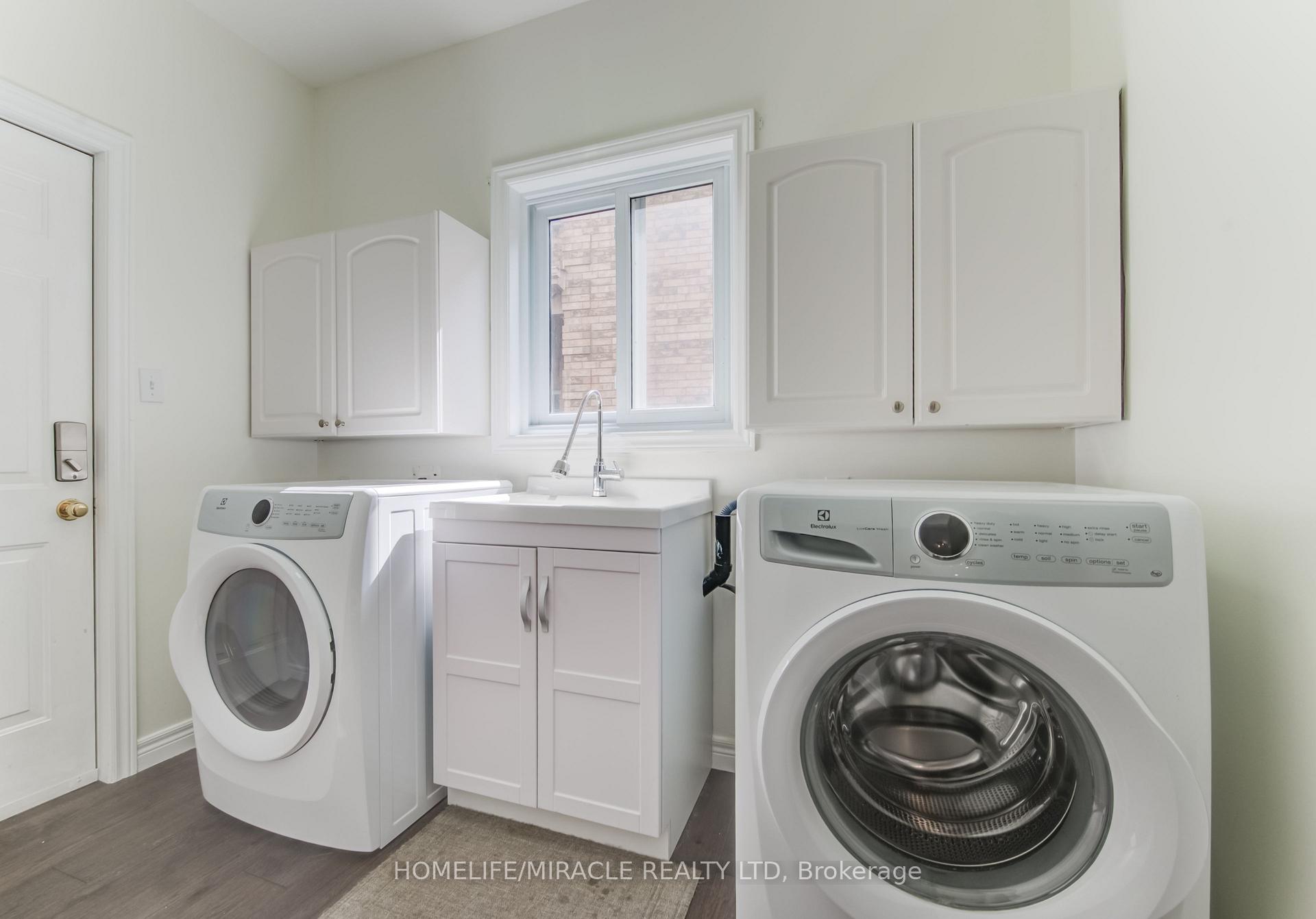 Photo 18 of 124 Winding Wood Crescent, Kitchener, Doon South — HOMEH