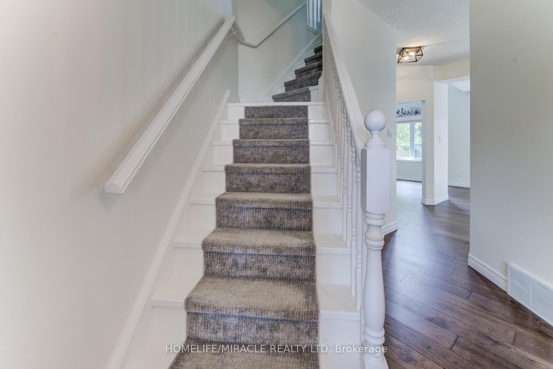 Photo 20 of 124 Winding Wood Crescent, Kitchener, Doon South — HOMEH