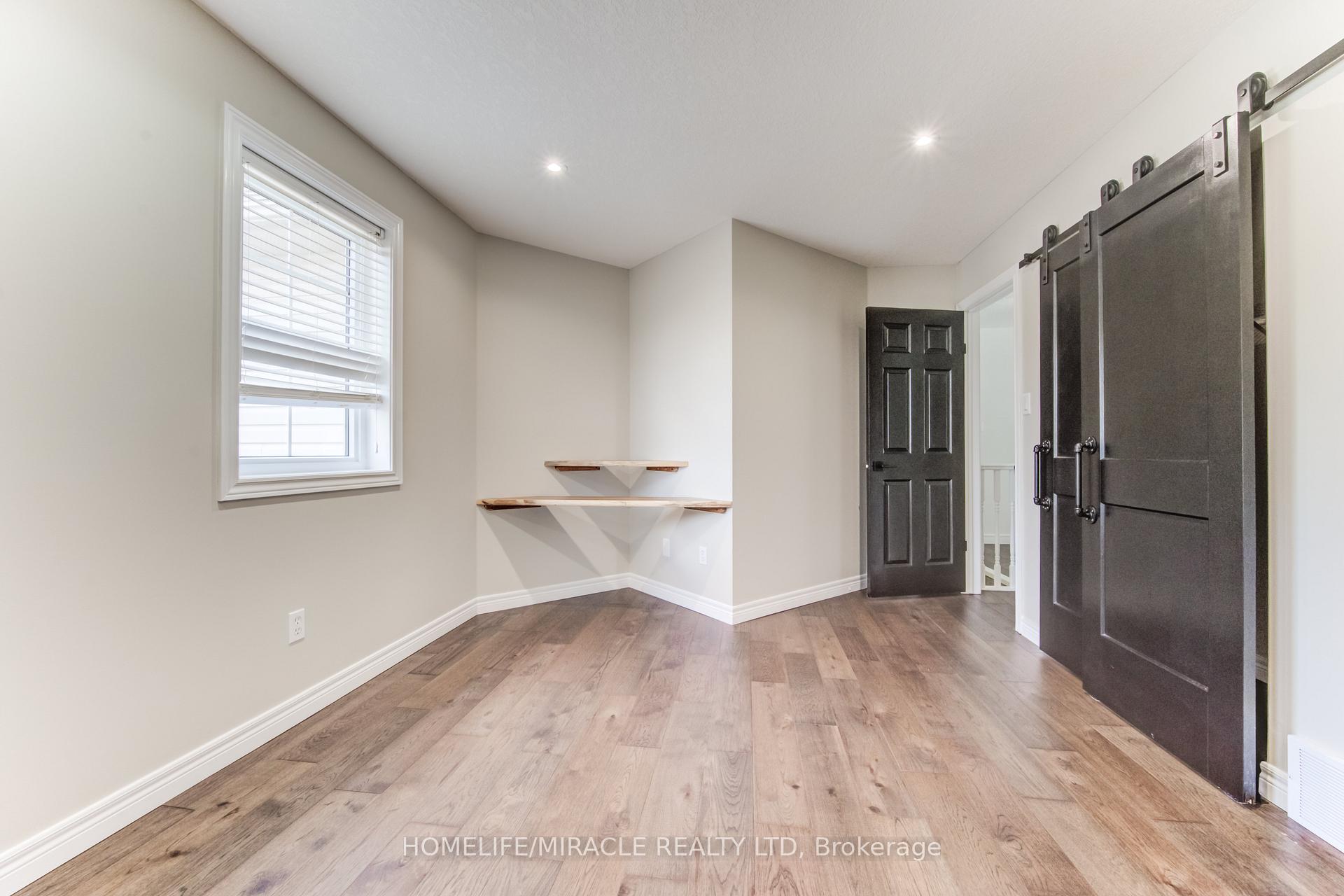 Photo 25 of 124 Winding Wood Crescent, Kitchener, Doon South — HOMEH