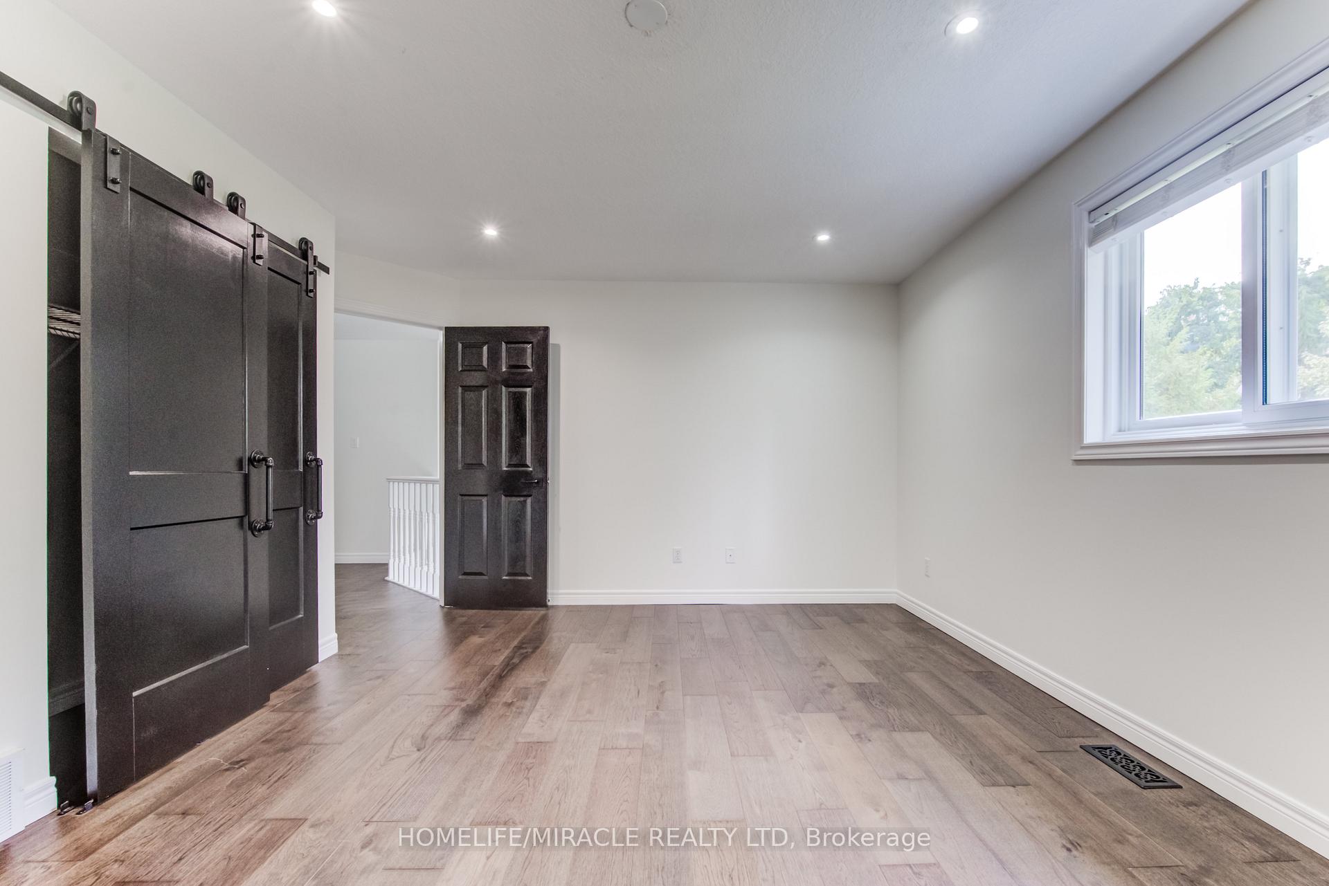 Photo 27 of 124 Winding Wood Crescent, Kitchener, Doon South — HOMEH