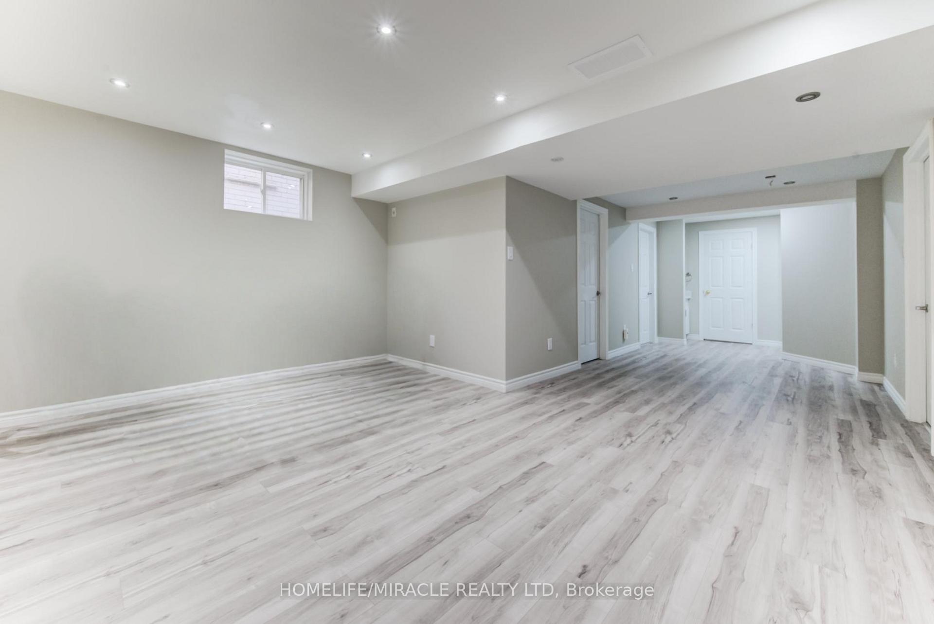 Photo 33 of 124 Winding Wood Crescent, Kitchener, Doon South — HOMEH