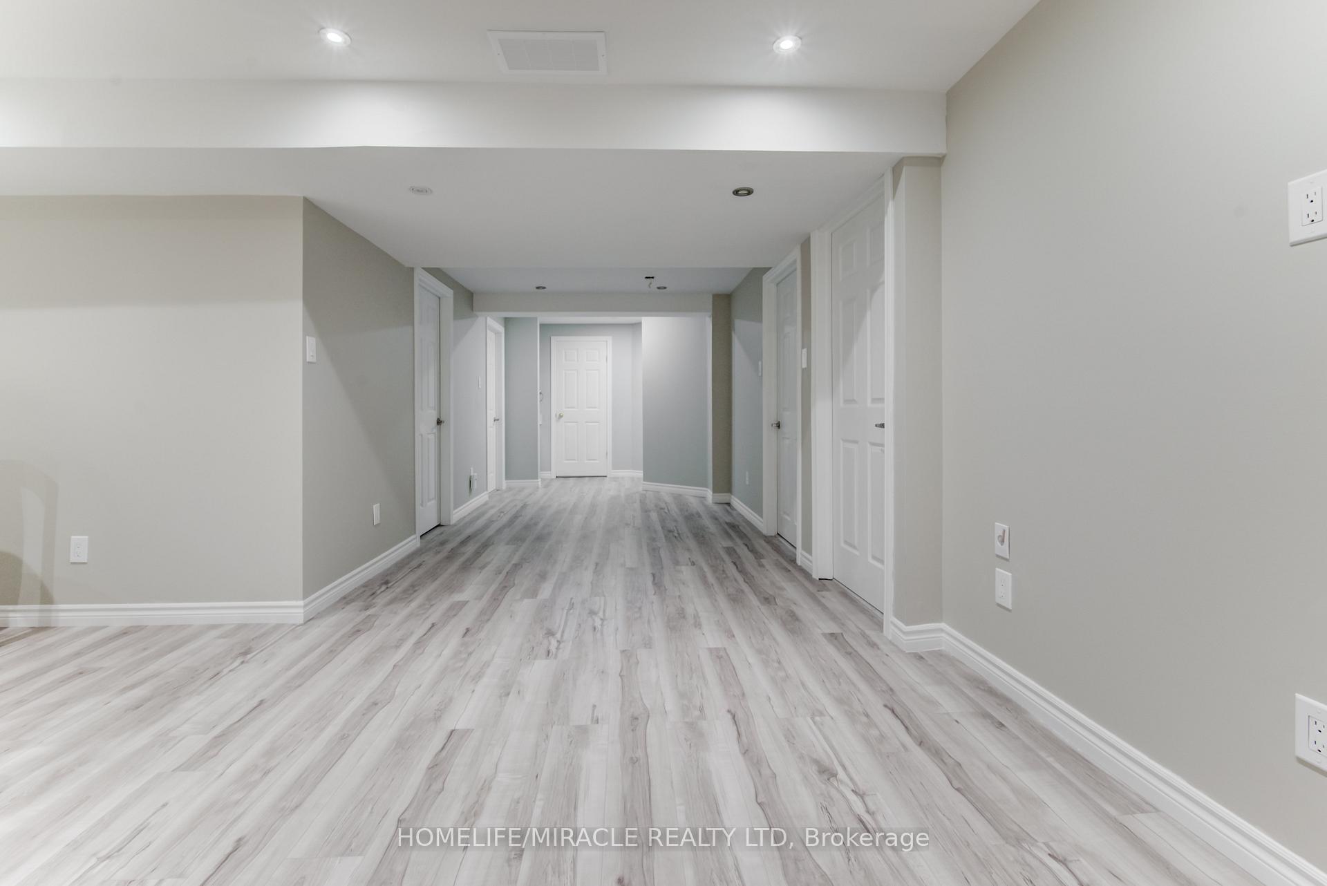 Photo 35 of 124 Winding Wood Crescent, Kitchener, Doon South — HOMEH