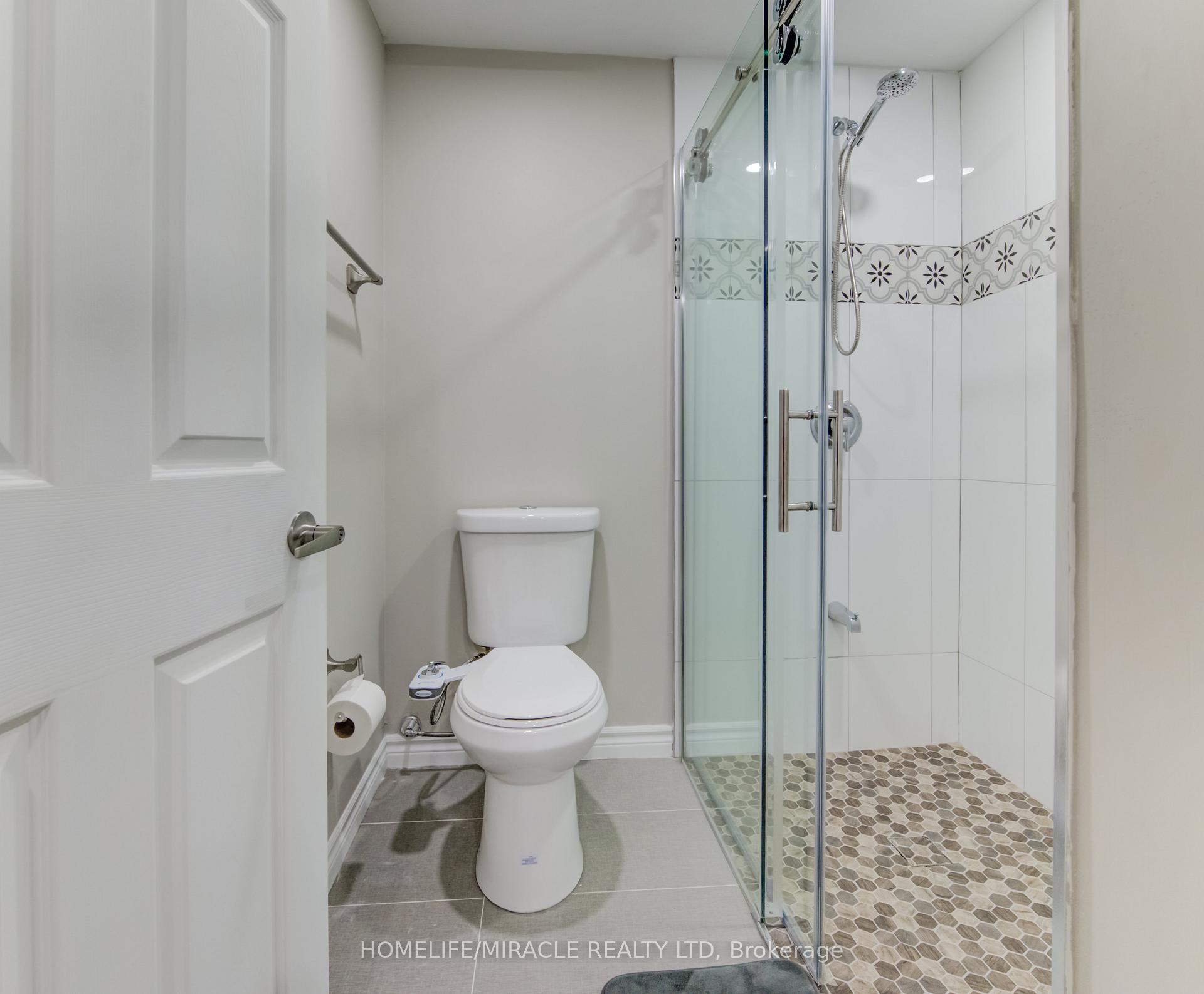 Photo 37 of 124 Winding Wood Crescent, Kitchener, Doon South — HOMEH