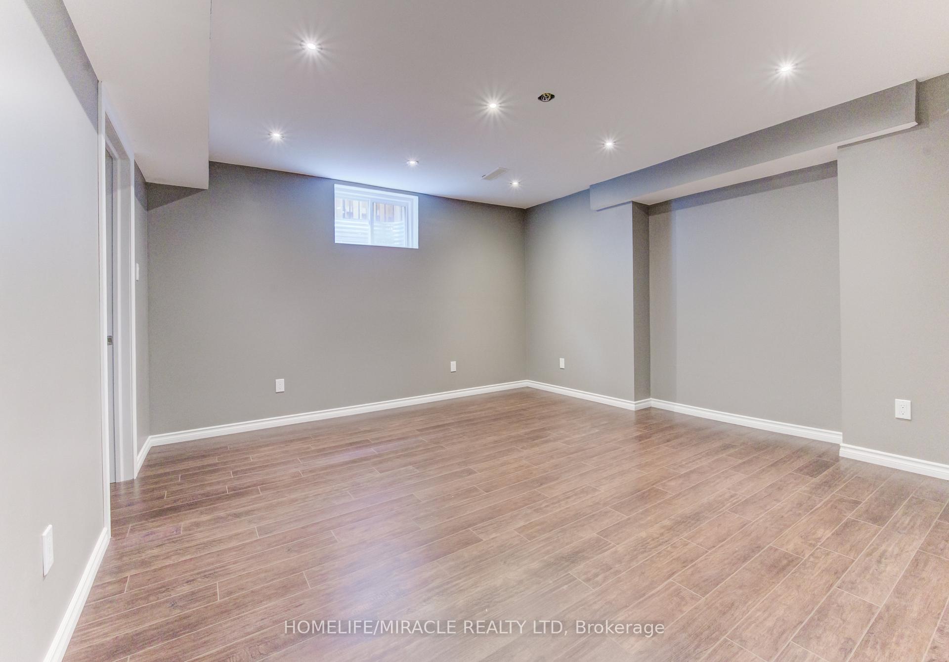 Photo 38 of 124 Winding Wood Crescent, Kitchener, Doon South — HOMEH