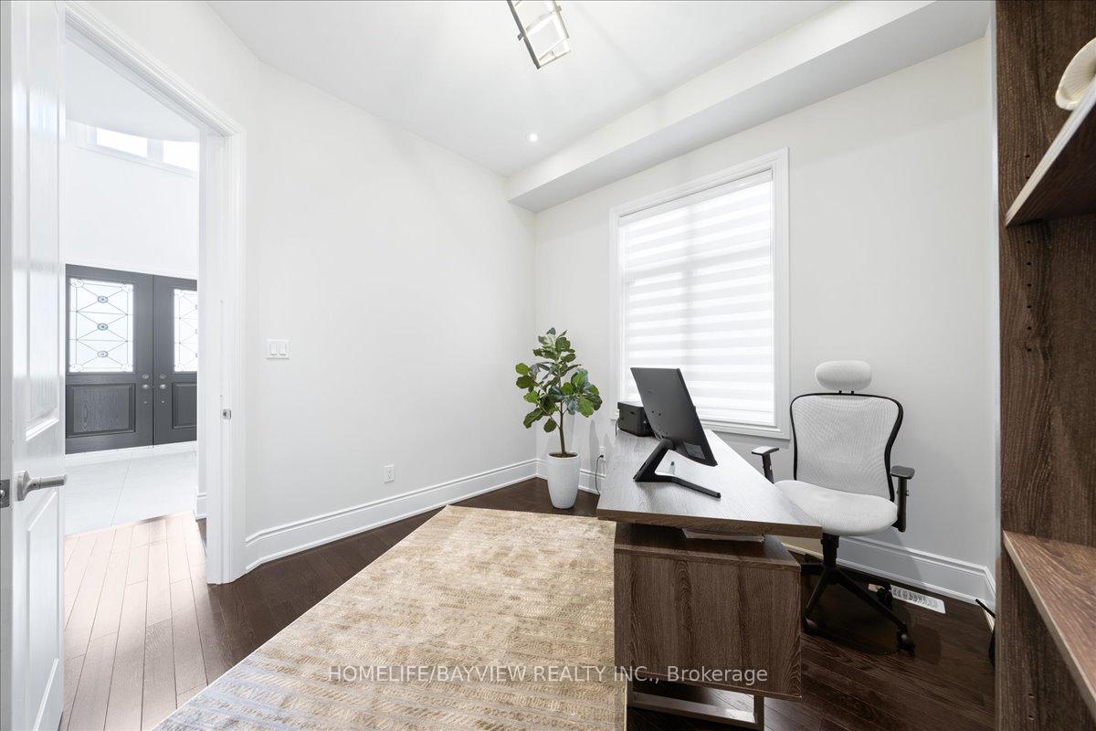 Photo 8 of 102 Robert Berry Crescent, King, King City — HOMEH