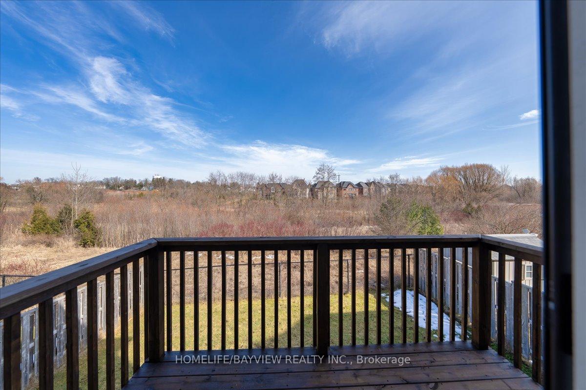 Photo 18 of 102 Robert Berry Crescent, King, King City — HOMEH