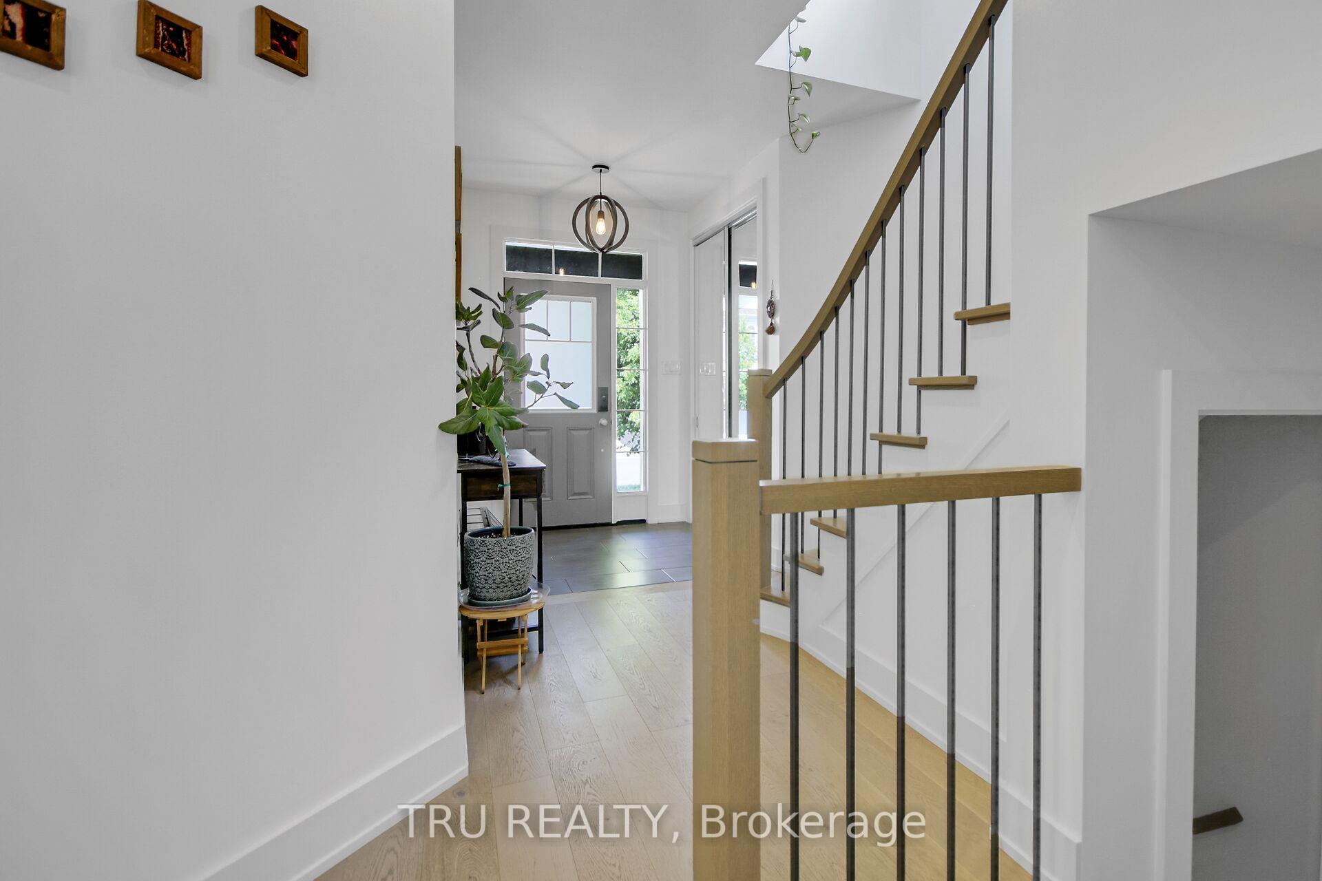 Photo 5 of 993 Shimmerton Circle, Ottawa, Kanata - Emerald Meadows/Trailwest — HOMEH