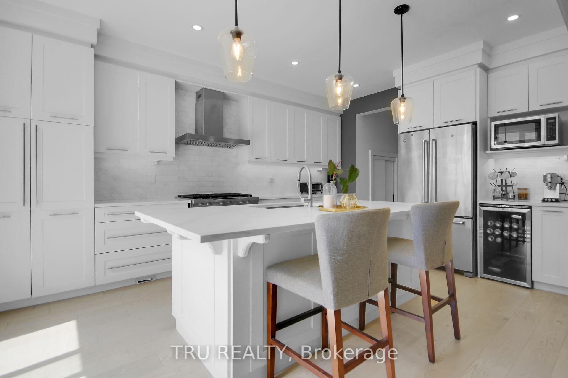 Photo 8 of 993 Shimmerton Circle, Ottawa, Kanata - Emerald Meadows/Trailwest — HOMEH