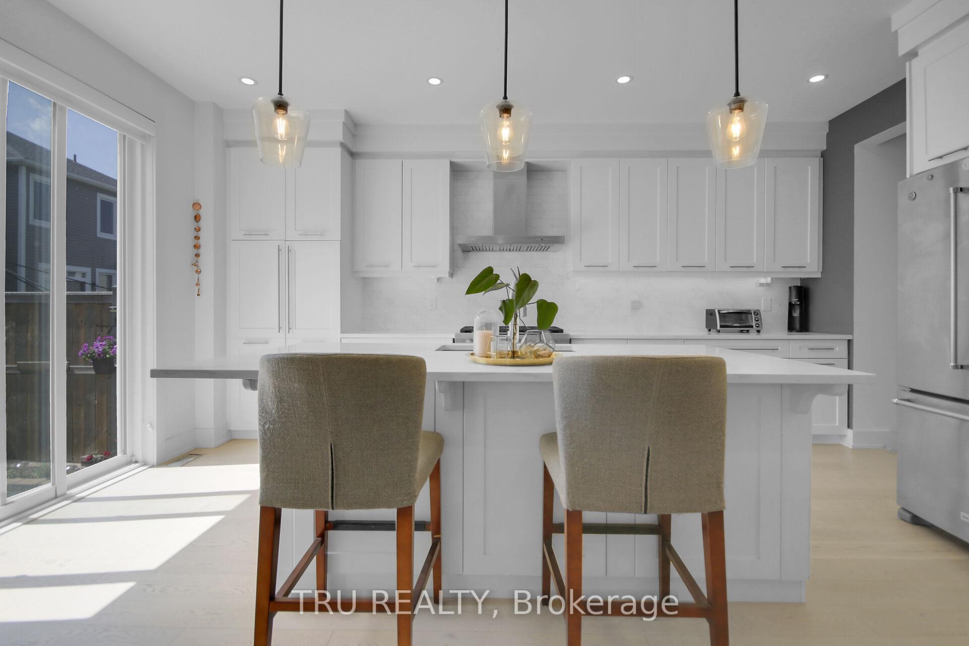 Photo 10 of 993 Shimmerton Circle, Ottawa, Kanata - Emerald Meadows/Trailwest — HOMEH