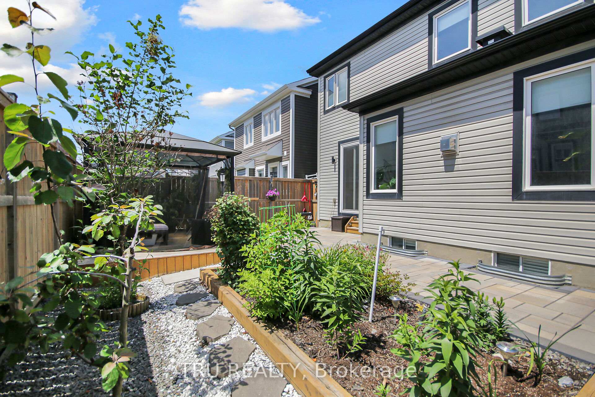Photo 38 of 993 Shimmerton Circle, Ottawa, Kanata - Emerald Meadows/Trailwest — HOMEH