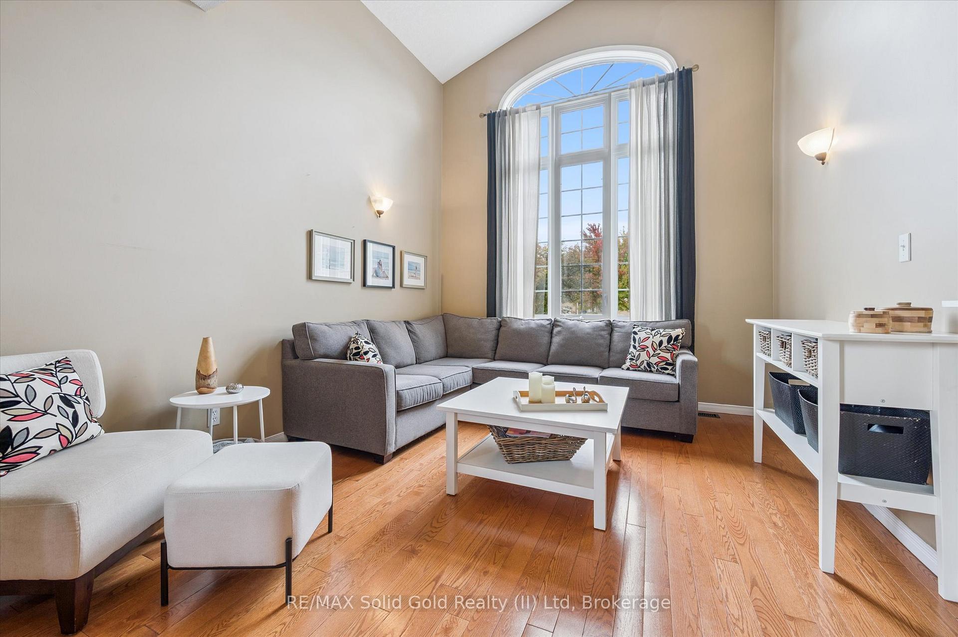 Photo 4 of 232 Laurel Springs Court, Kitchener — HOMEH