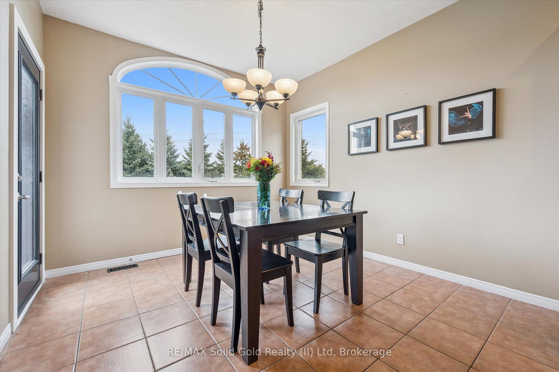 Photo 11 of 232 Laurel Springs Court, Kitchener — HOMEH