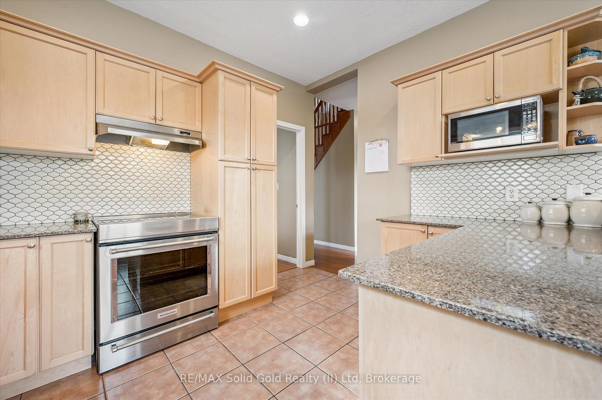 Photo 14 of 232 Laurel Springs Court, Kitchener — HOMEH