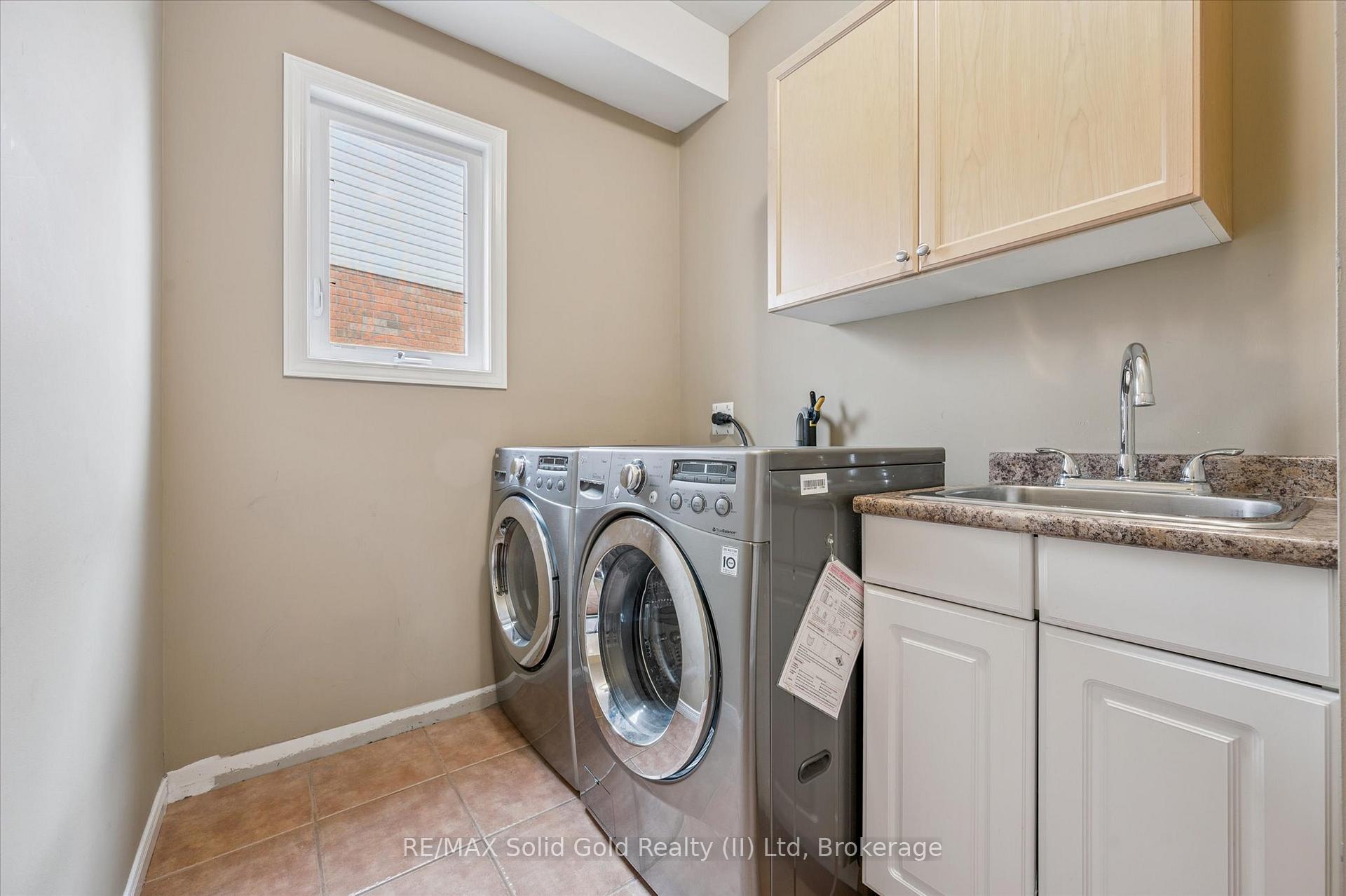 Photo 17 of 232 Laurel Springs Court, Kitchener — HOMEH