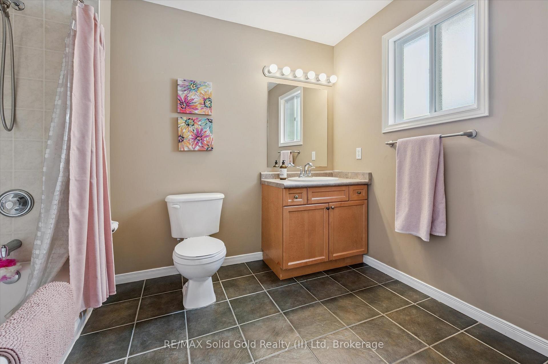 Photo 24 of 232 Laurel Springs Court, Kitchener — HOMEH