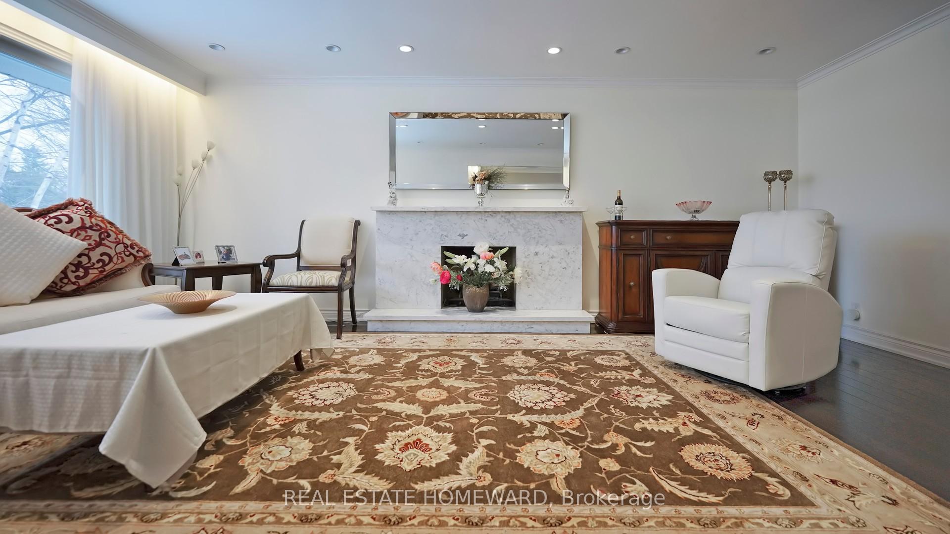 Photo 10 of 34 Delair Crescent, Markham, Grandview — HOMEH