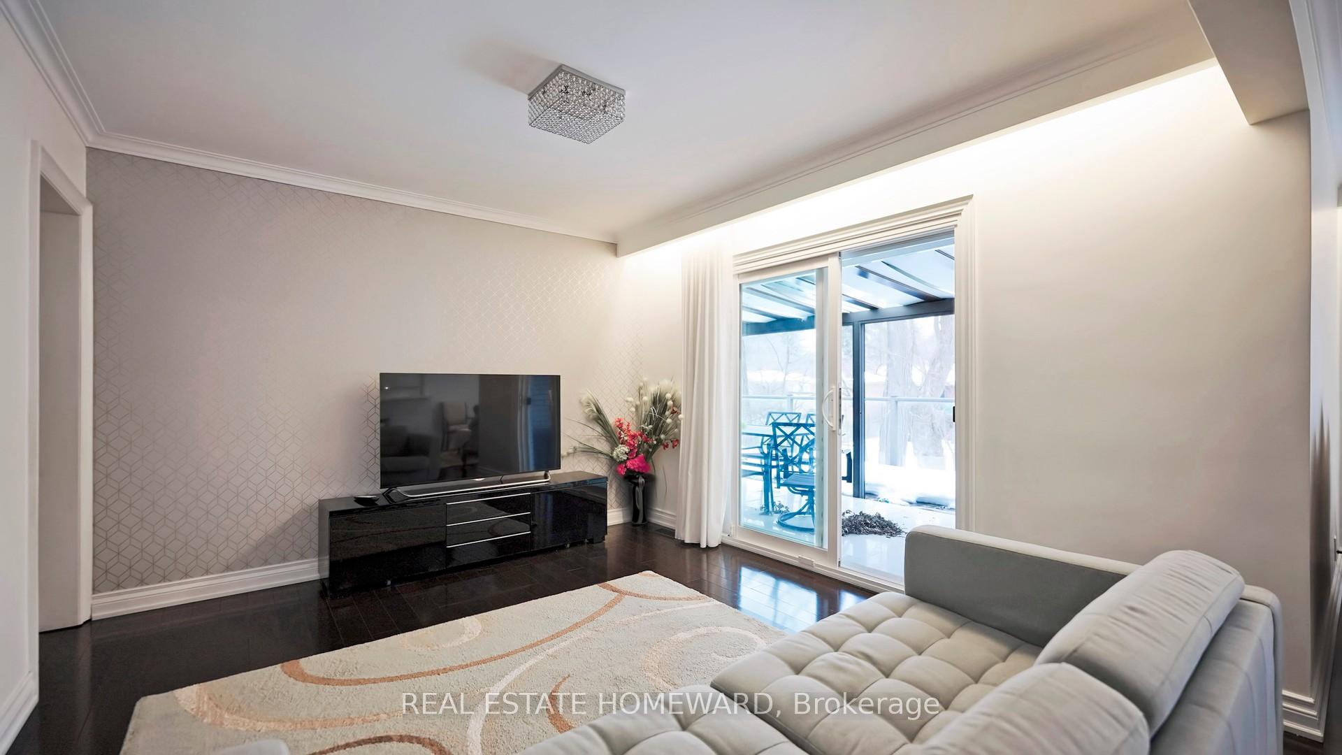 Photo 12 of 34 Delair Crescent, Markham, Grandview — HOMEH