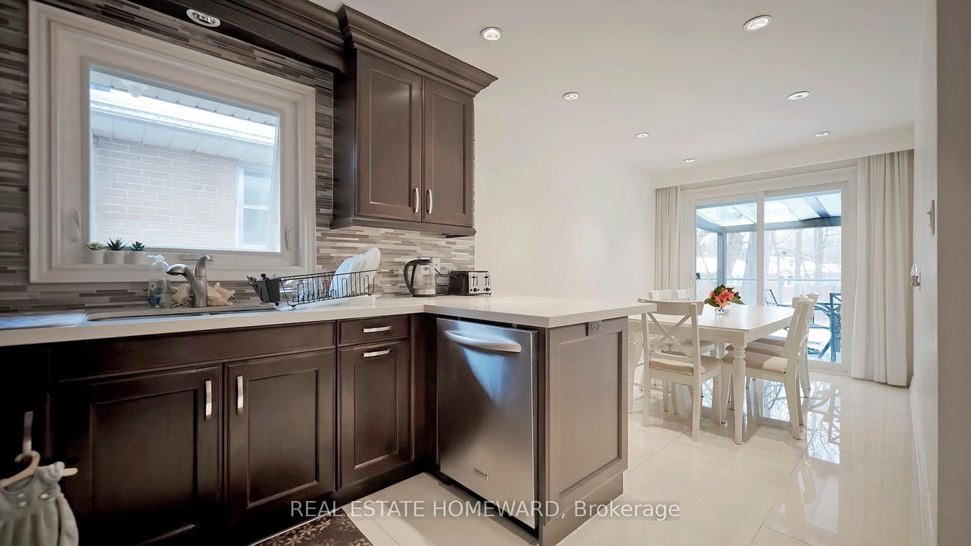 Photo 15 of 34 Delair Crescent, Markham, Grandview — HOMEH