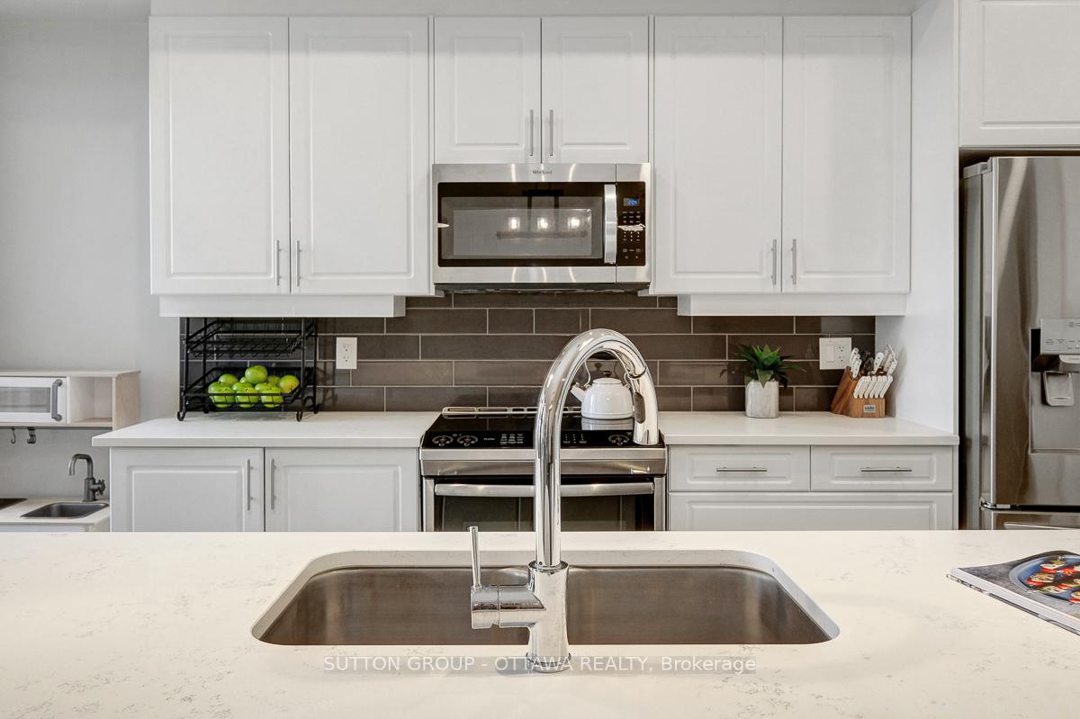 Photo 23 of 4949 Abbott Street E, Ottawa, Kanata - Emerald Meadows/Trailwest — HOMEH