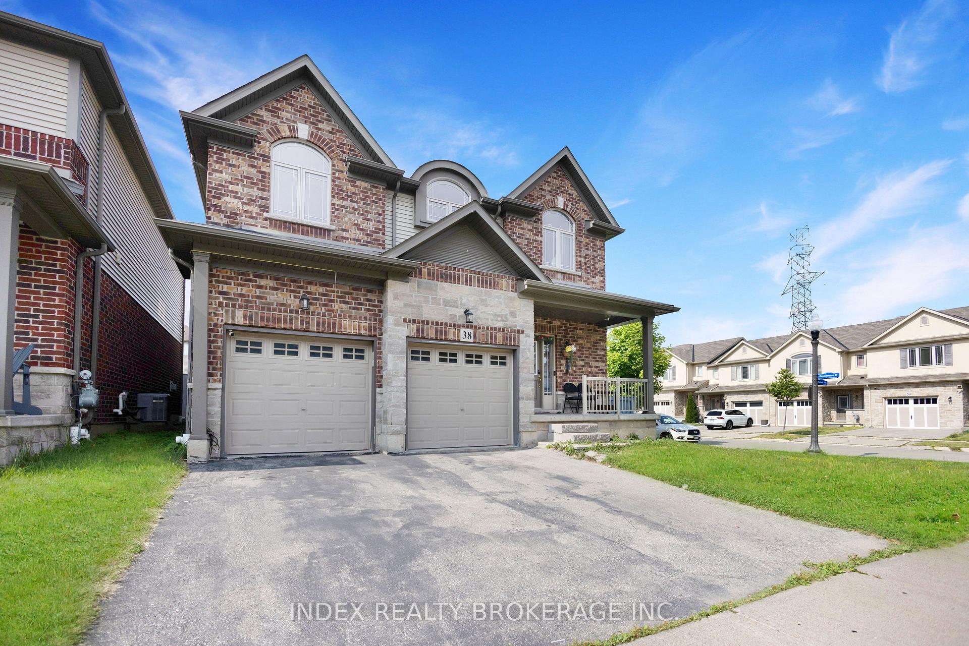 Photo 3 of 38 Elmbank Trail, Kitchener — HOMEH