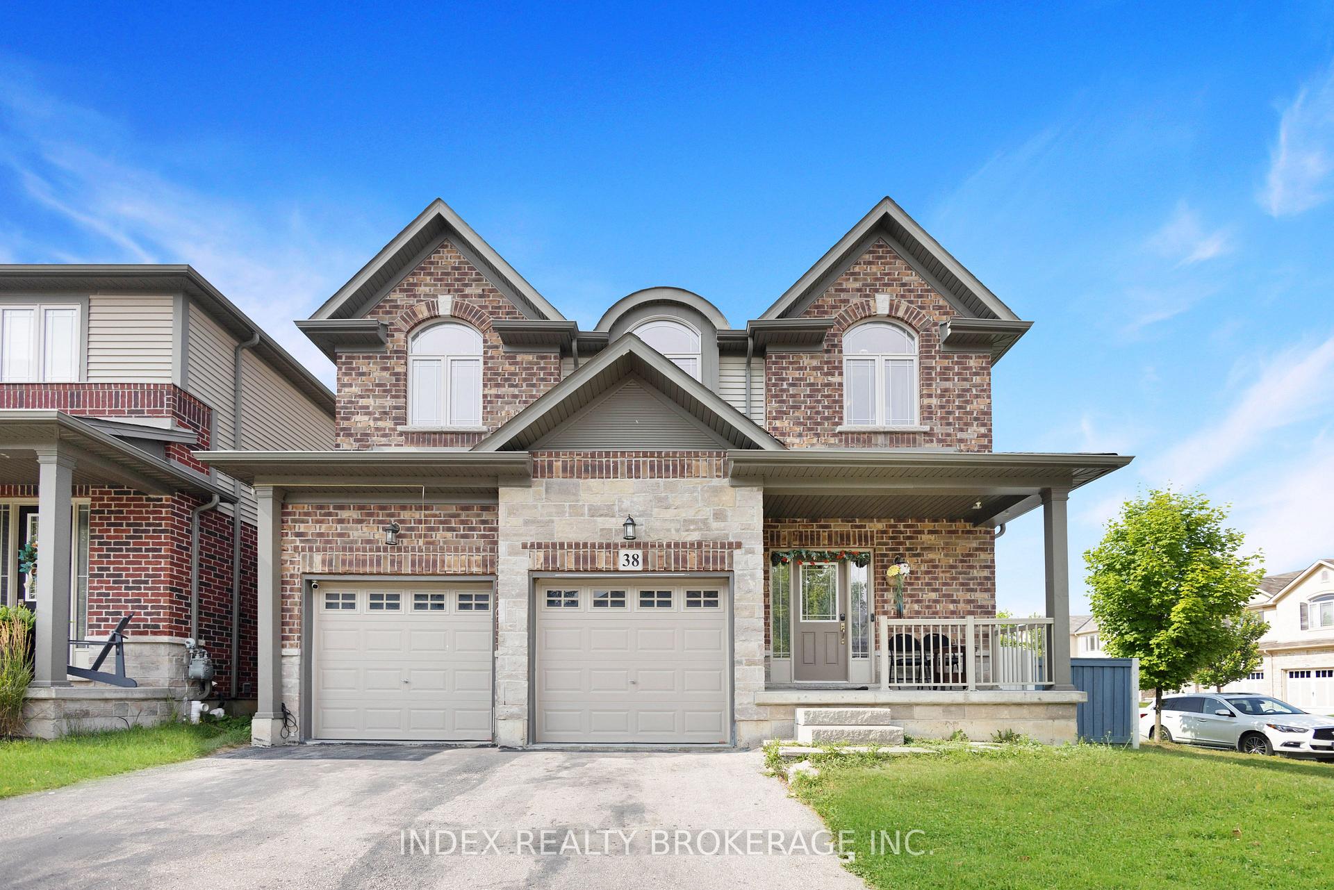 Photo 4 of 38 Elmbank Trail, Kitchener — HOMEH