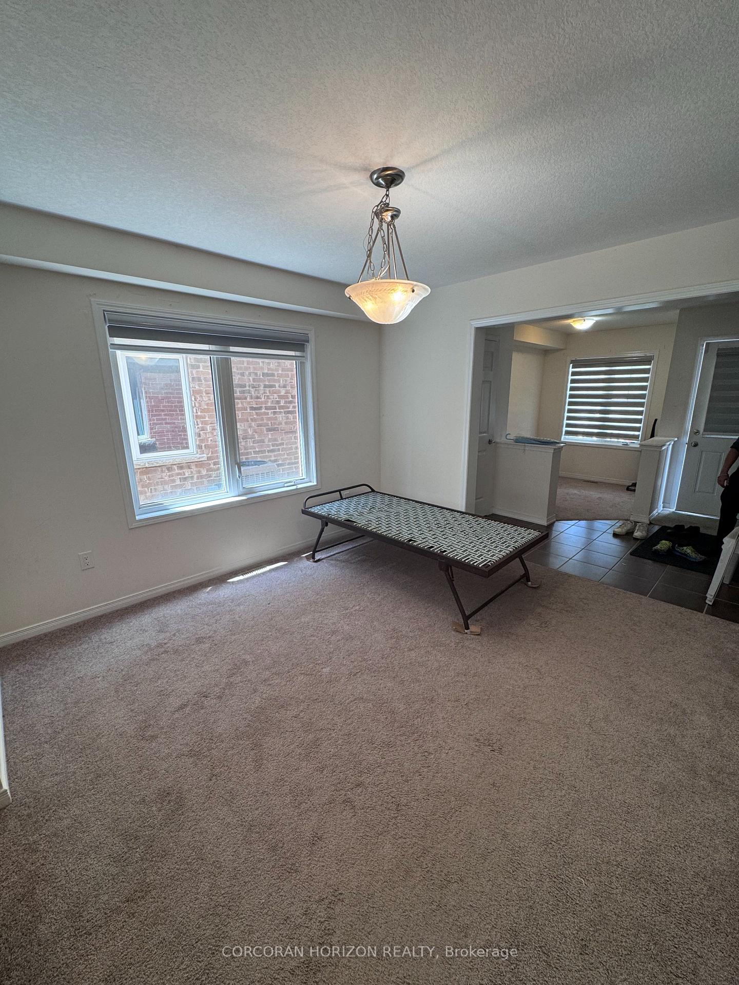 Photo 3 of 289 Apple Hill Crescent, Kitchener — HOMEH