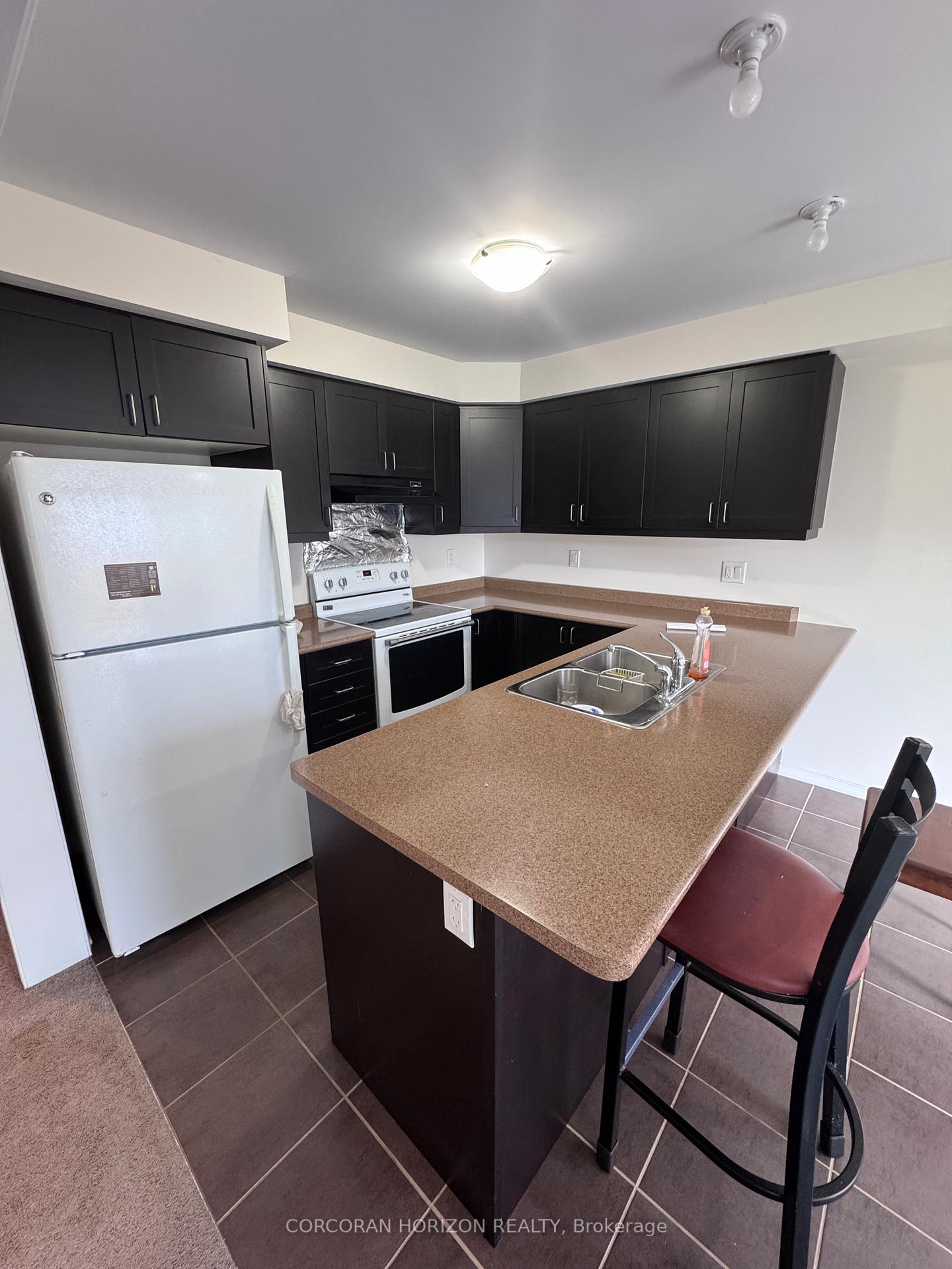 Photo 5 of 289 Apple Hill Crescent, Kitchener — HOMEH