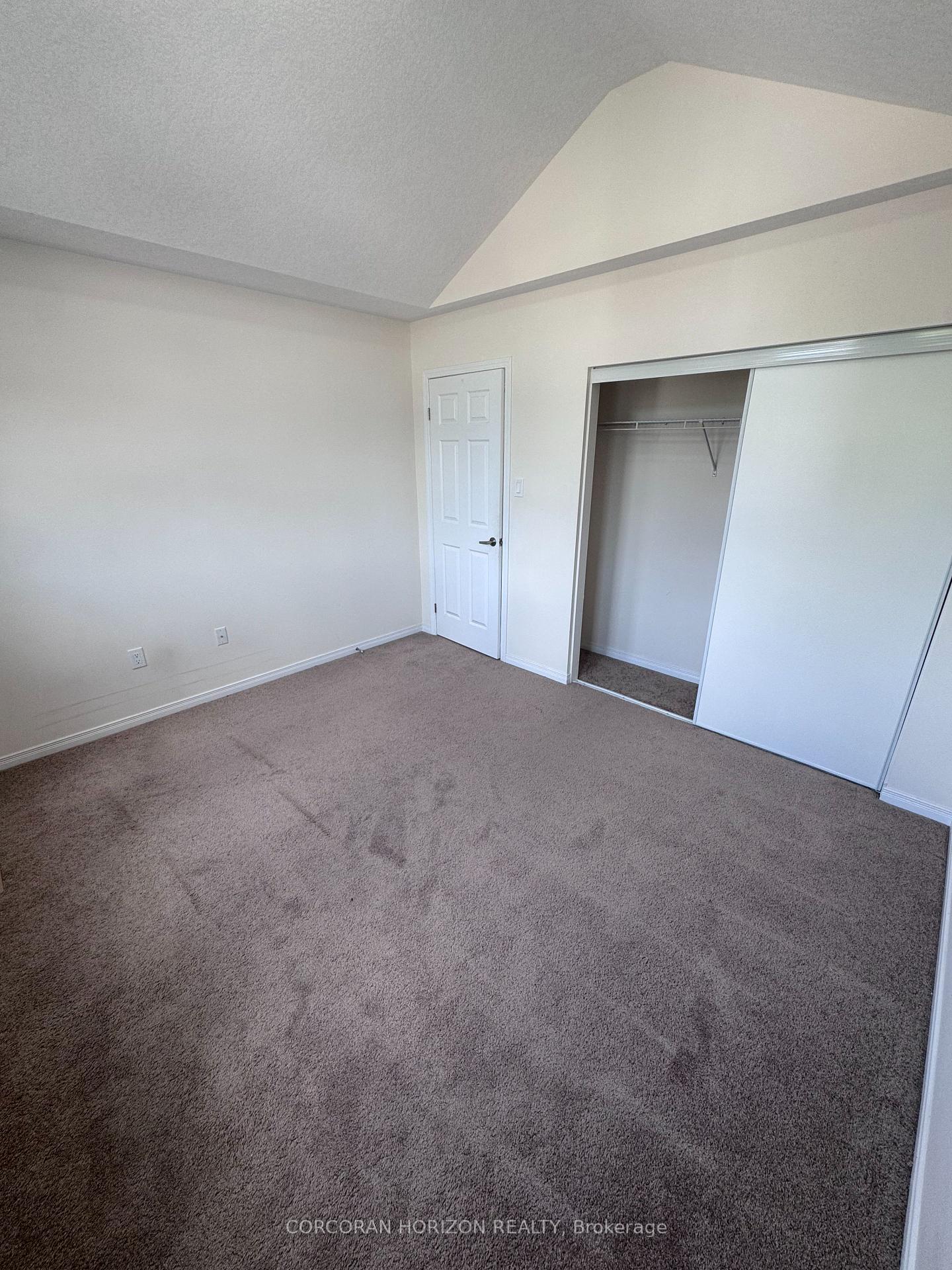 Photo 15 of 289 Apple Hill Crescent, Kitchener — HOMEH