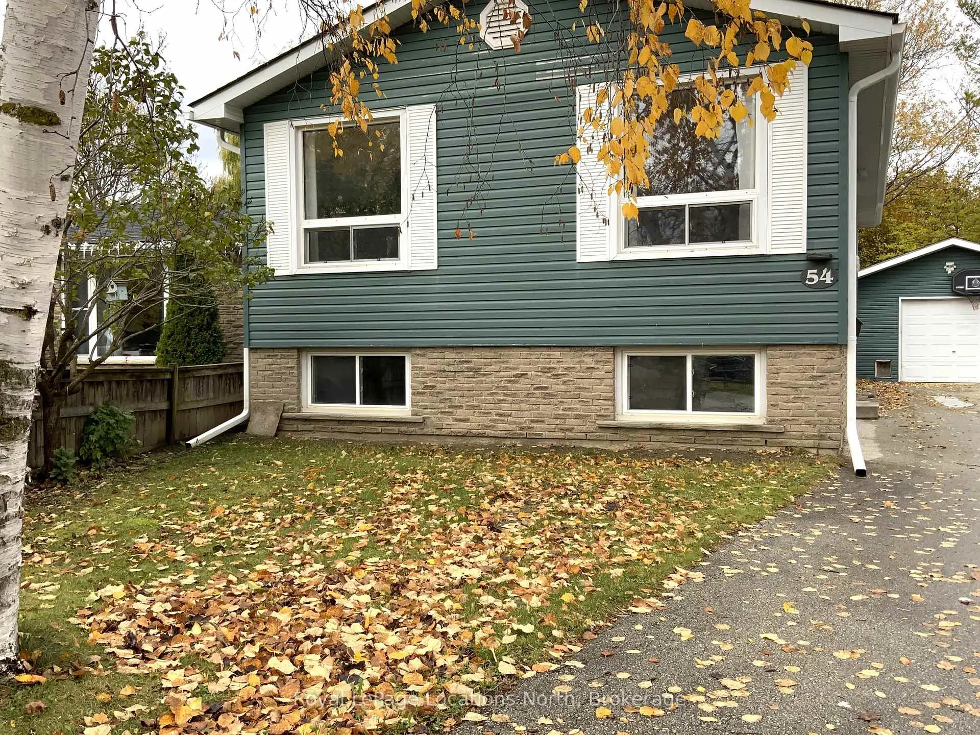Front of 54 Courtice Crescent