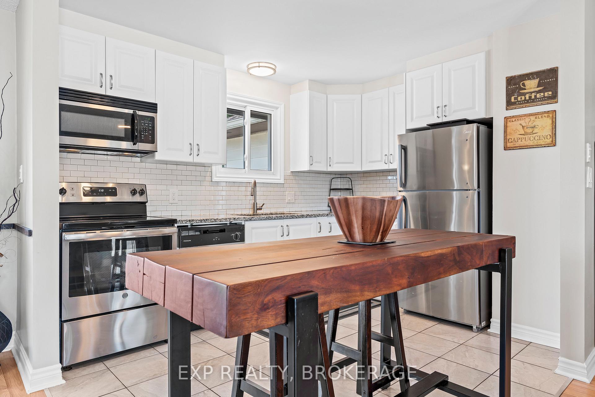 Photo 4 of 968 Kenshaw Street, Kingston, North of Taylor-Kidd Blvd — HOMEH