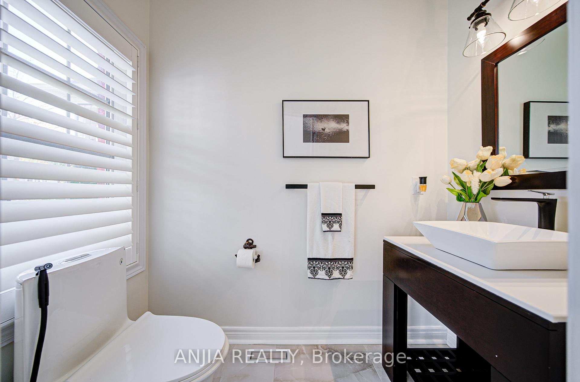 Photo 8 of 96 Brock Avenue, Markham, Berczy — HOMEH