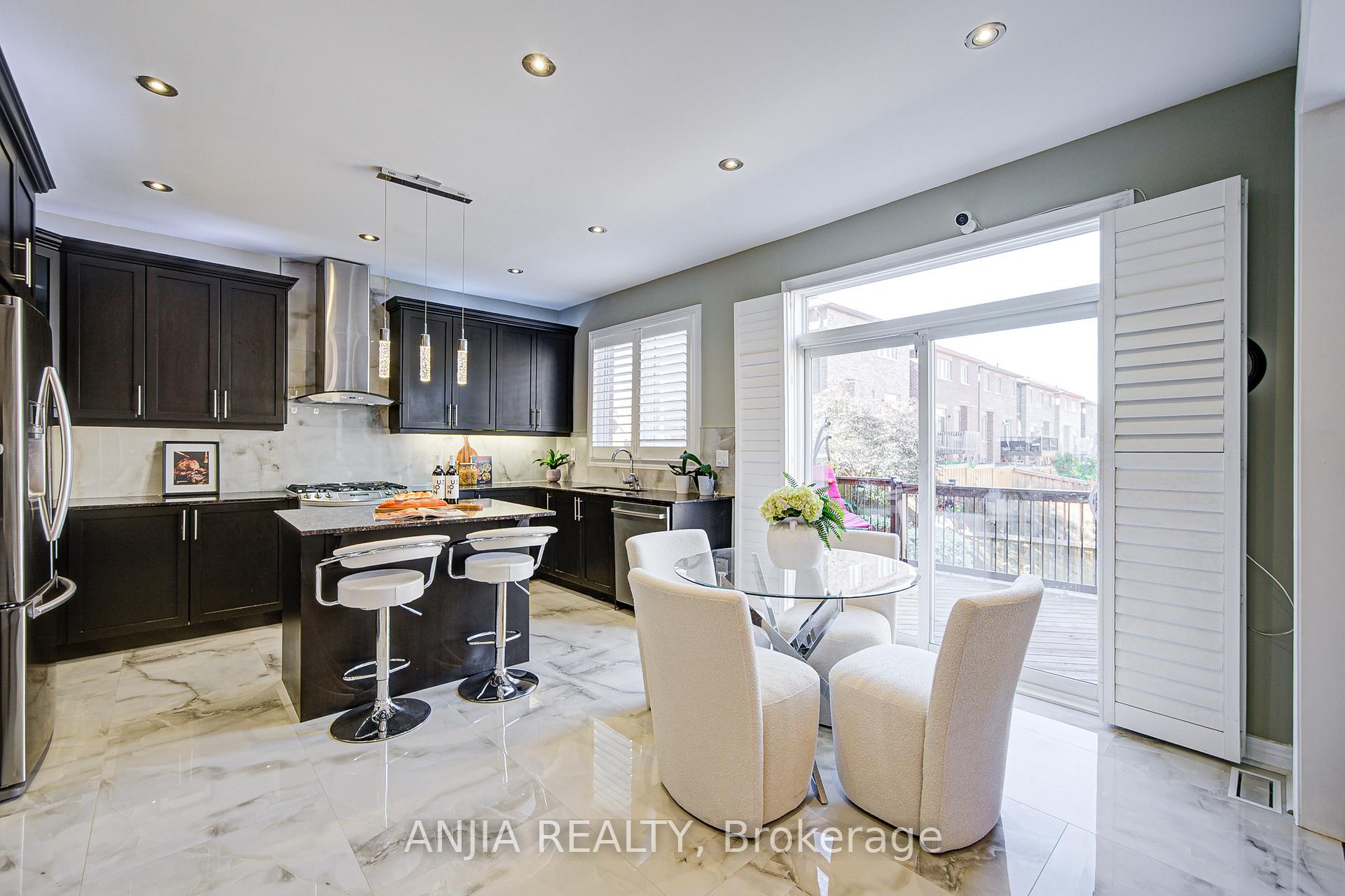 Photo 15 of 96 Brock Avenue, Markham, Berczy — HOMEH