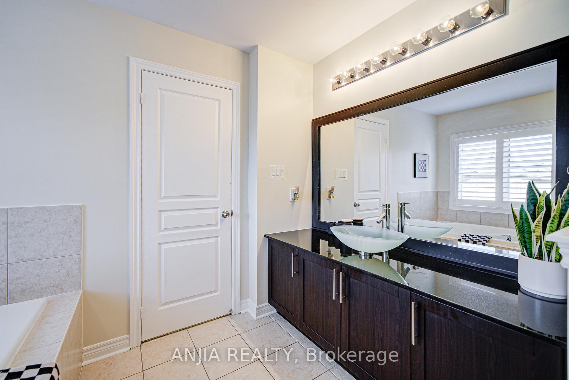 Photo 20 of 96 Brock Avenue, Markham, Berczy — HOMEH