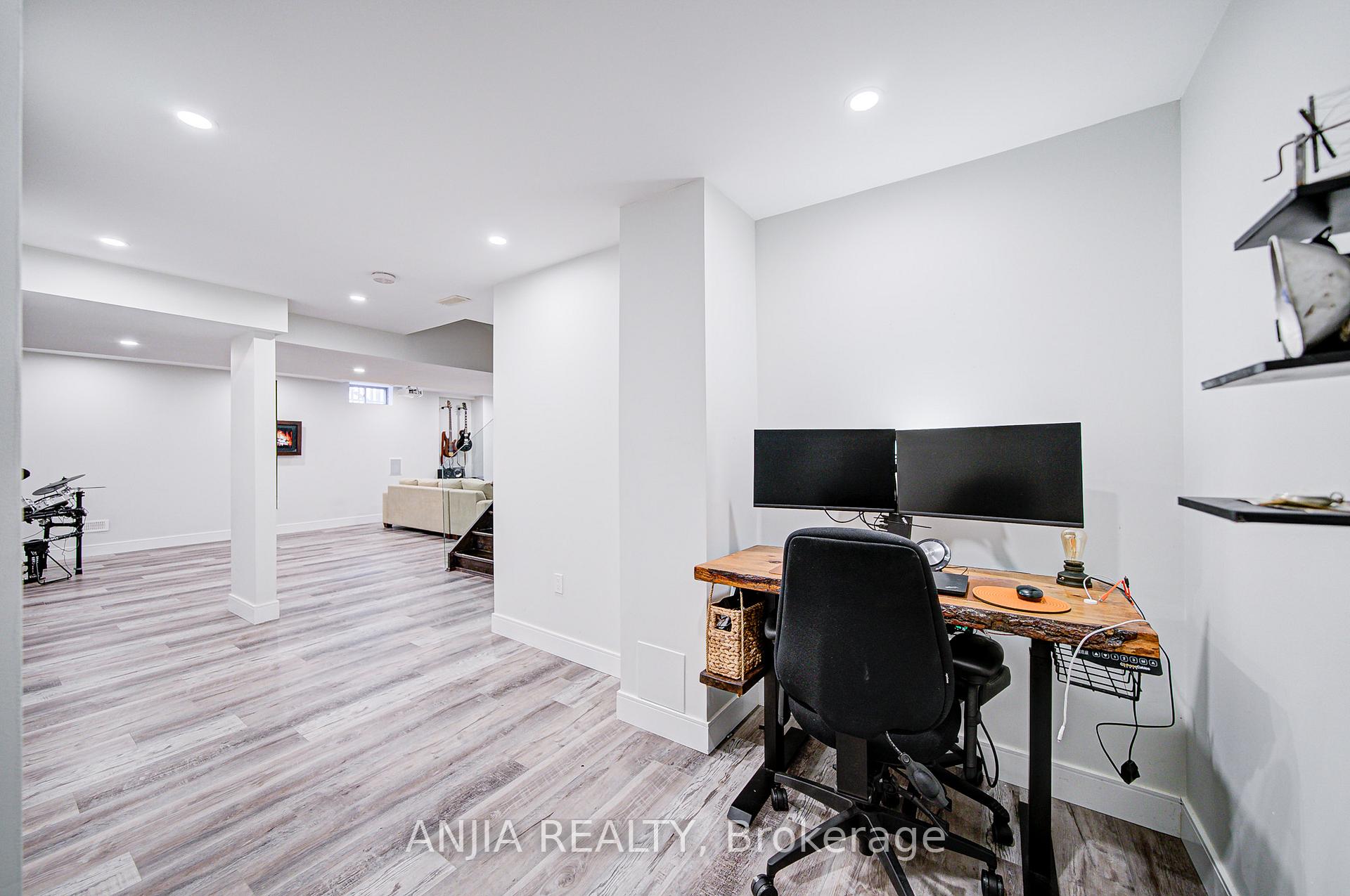 Photo 32 of 96 Brock Avenue, Markham, Berczy — HOMEH
