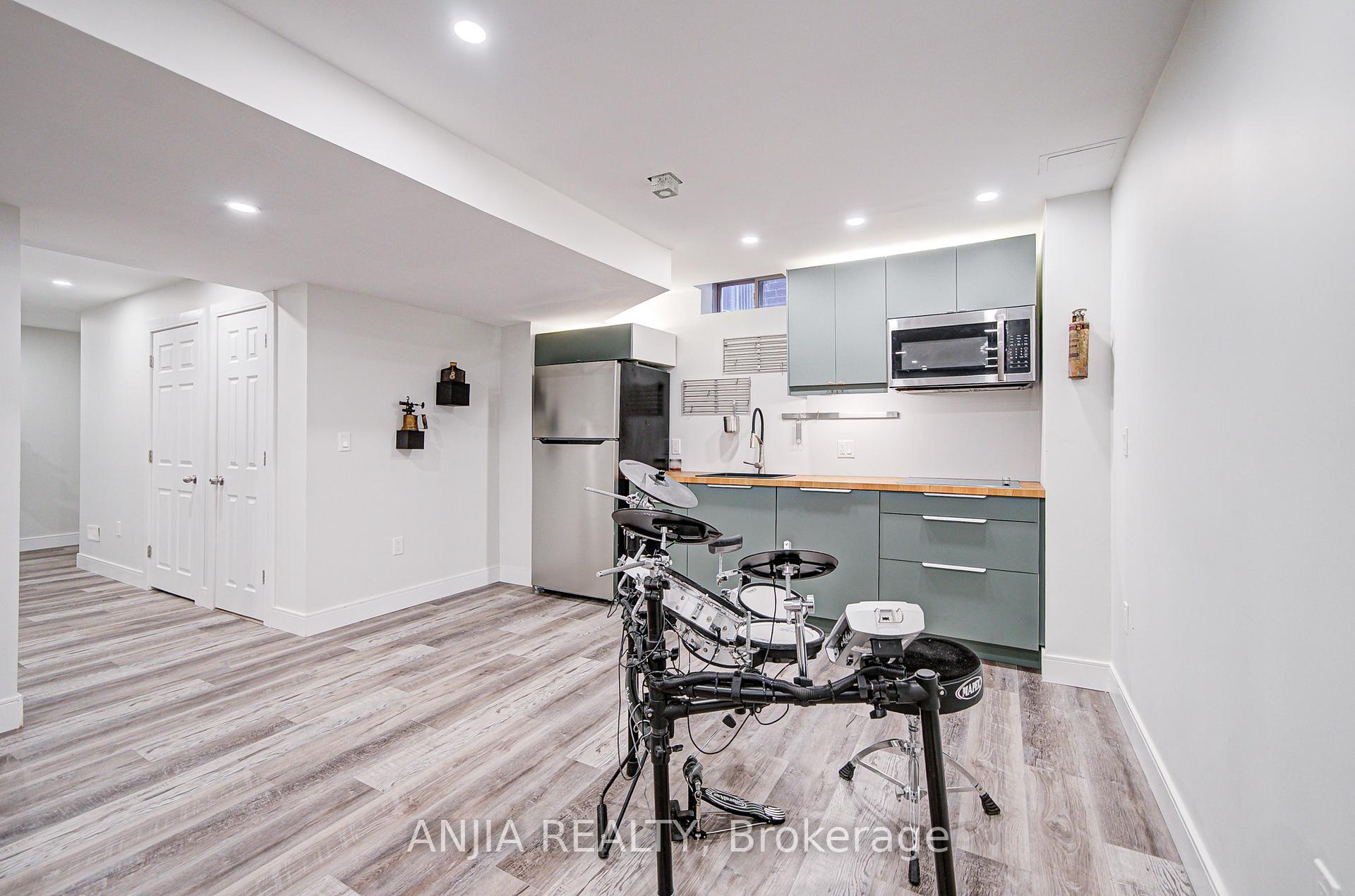 Photo 37 of 96 Brock Avenue, Markham, Berczy — HOMEH