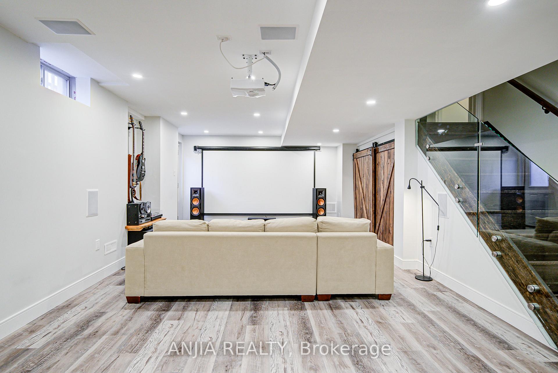 Photo 39 of 96 Brock Avenue, Markham, Berczy — HOMEH
